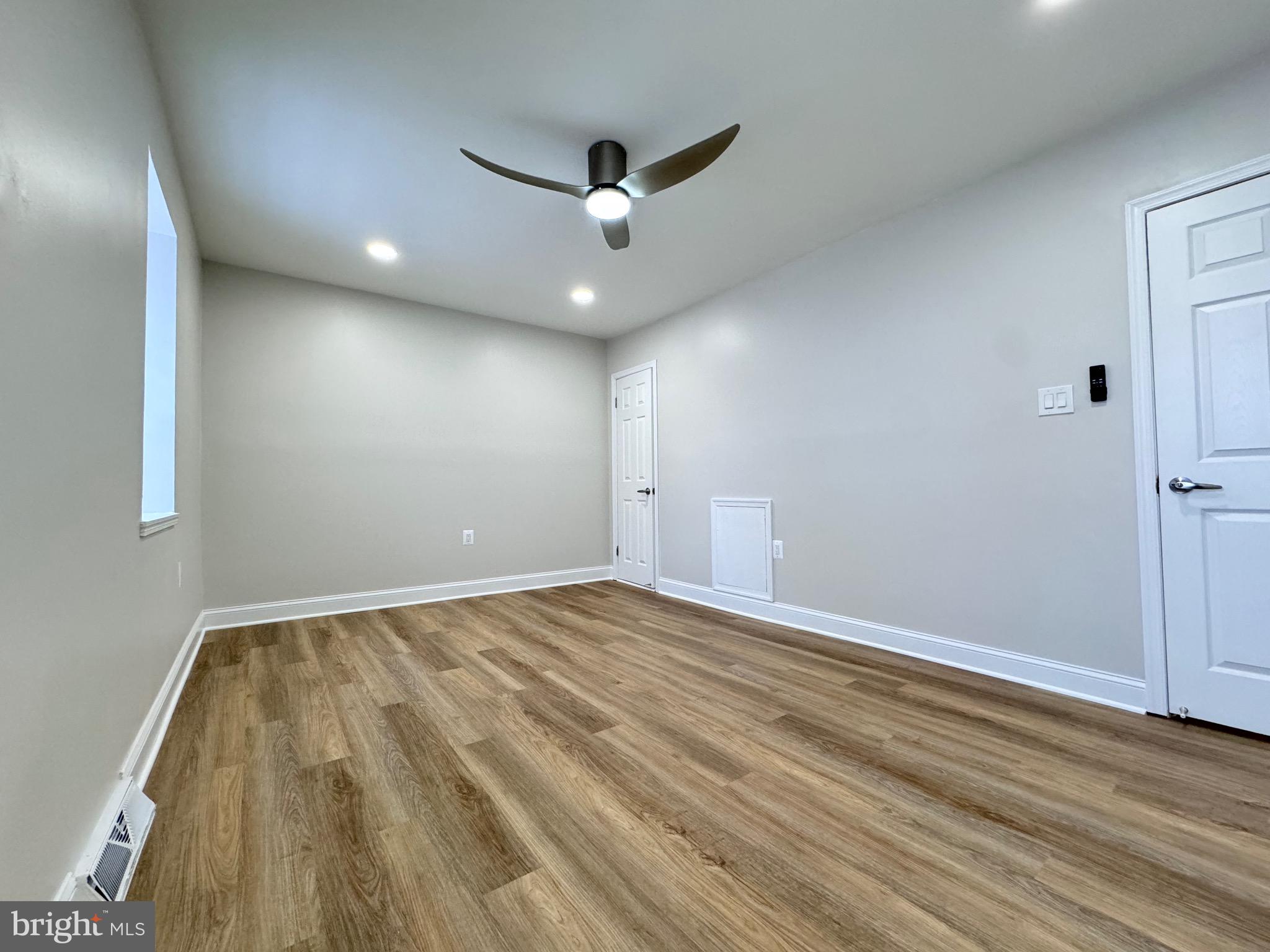 LAKEPOINTE - Residential Lease