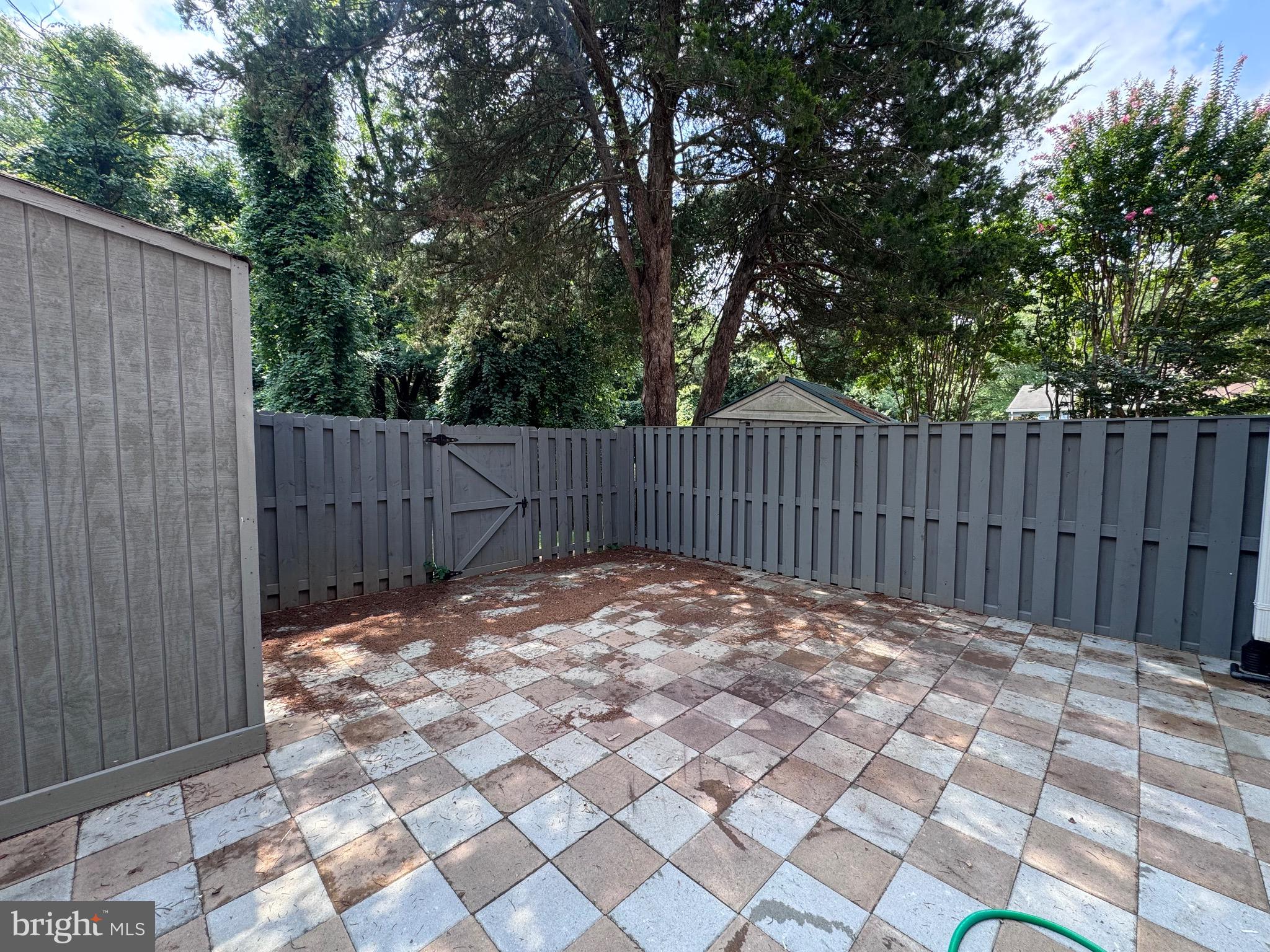 LAKEPOINTE - Residential Lease