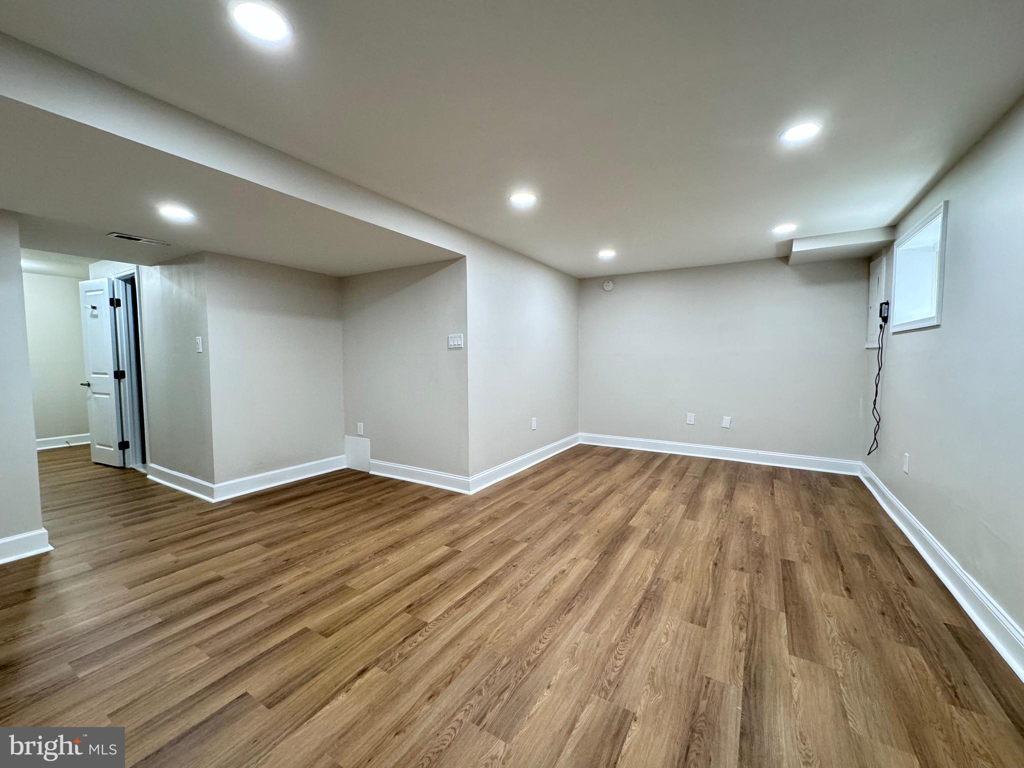 LAKEPOINTE - Residential Lease