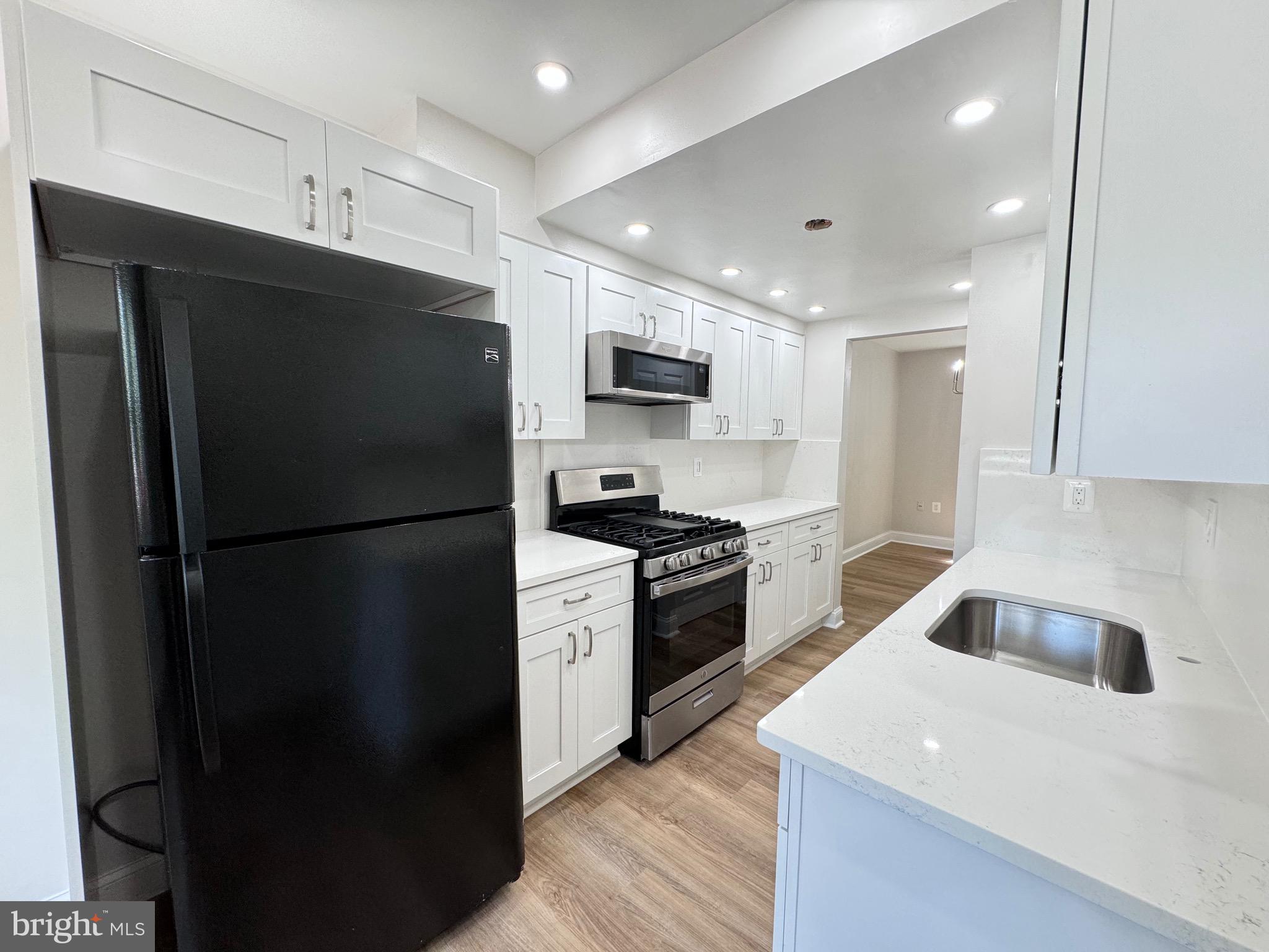 LAKEPOINTE - Residential Lease