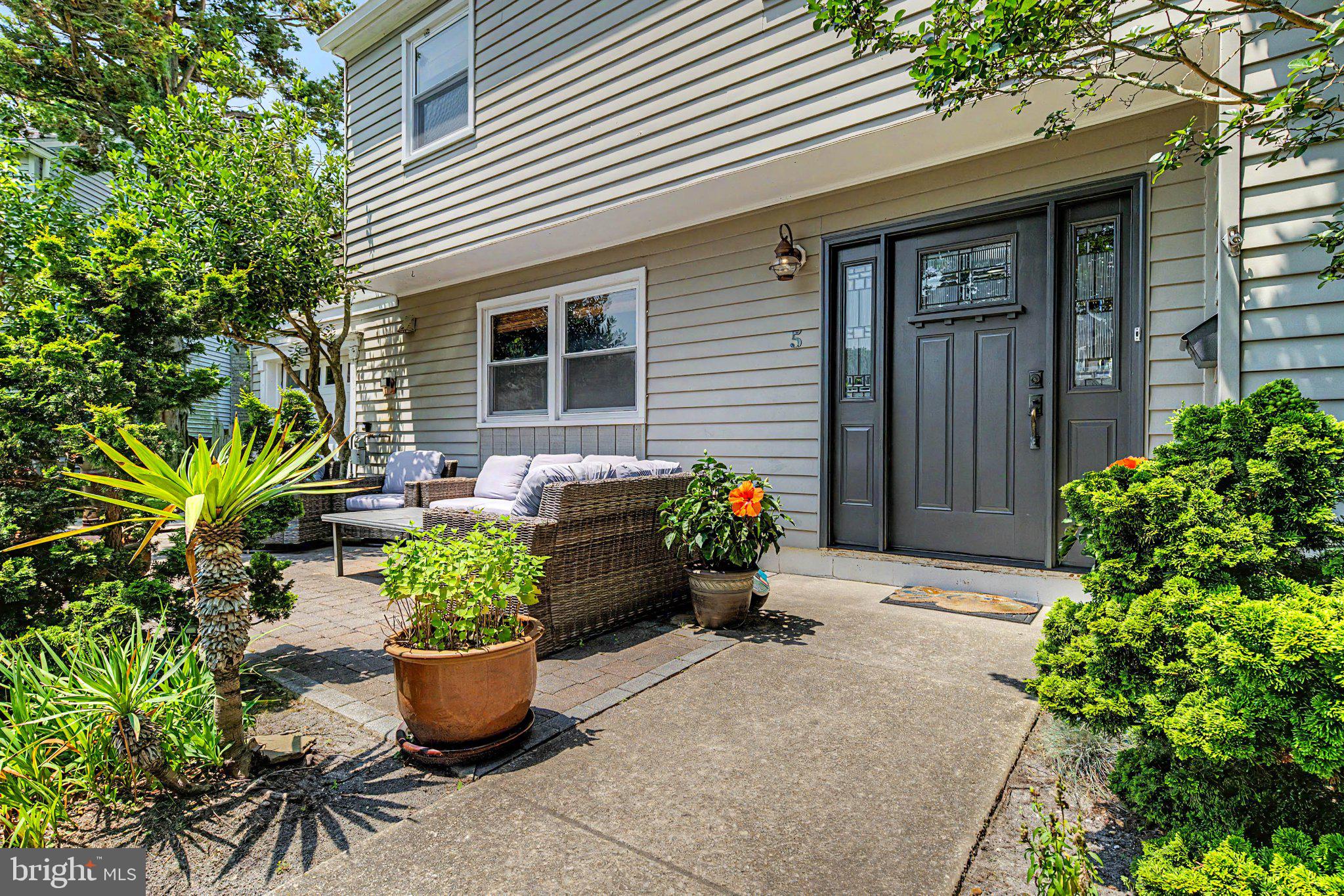 5 EXETER COURT