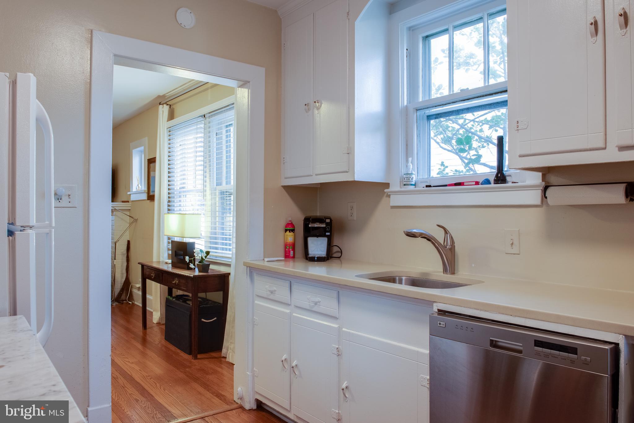 ROSEMONT/DEL RAY - Residential Lease