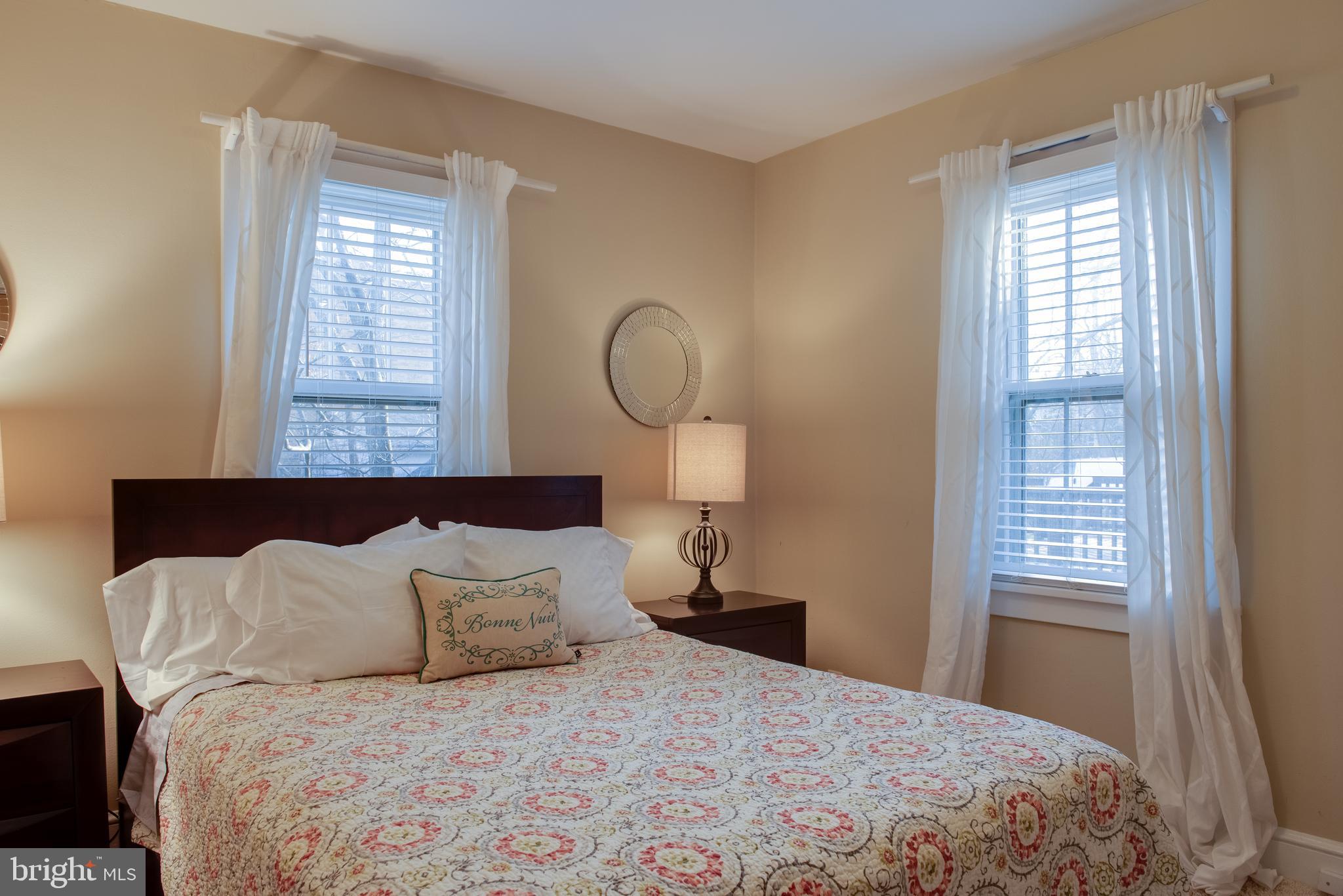 ROSEMONT/DEL RAY - Residential Lease