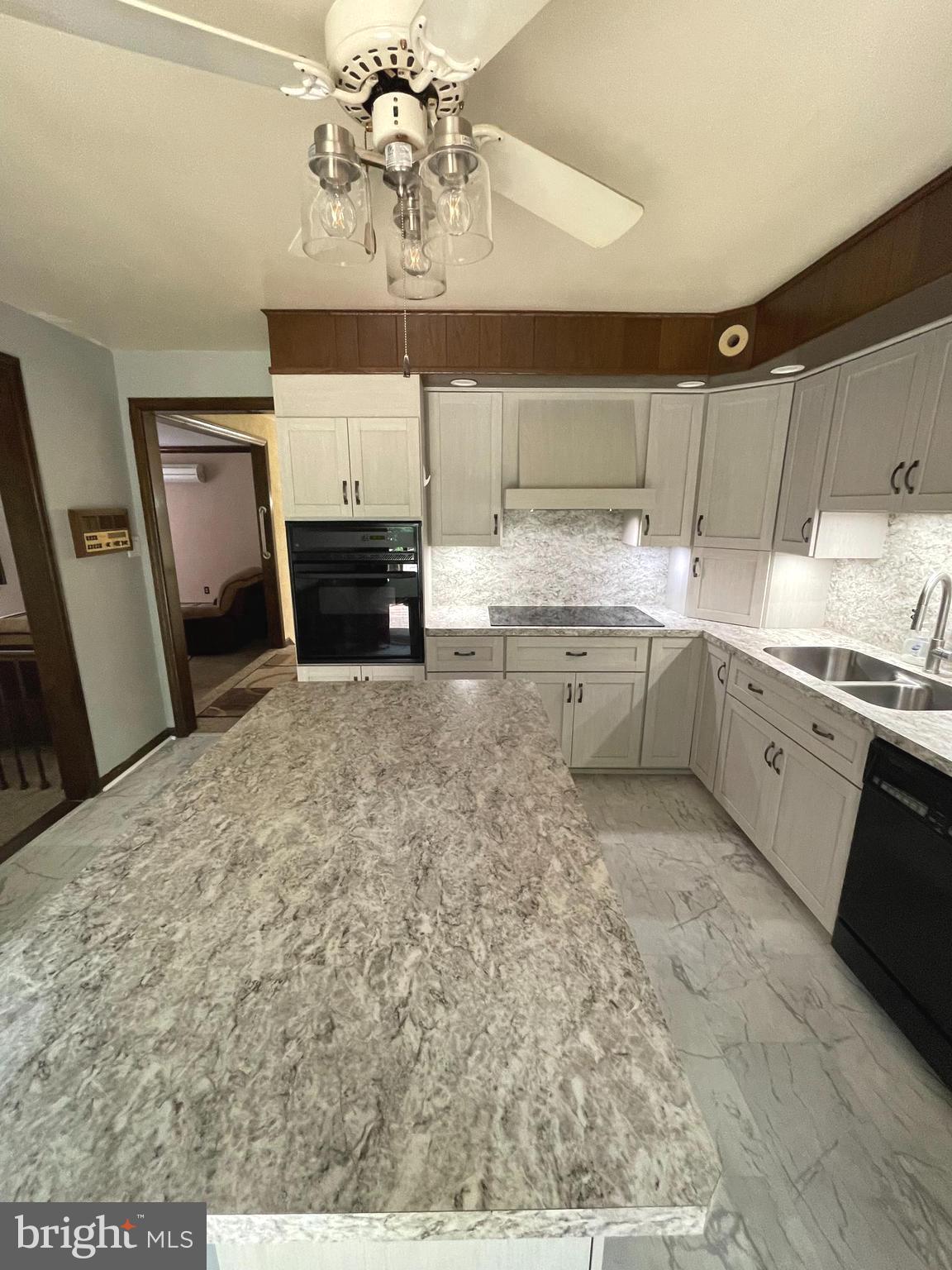 305 NORTHWOOD DRIVE