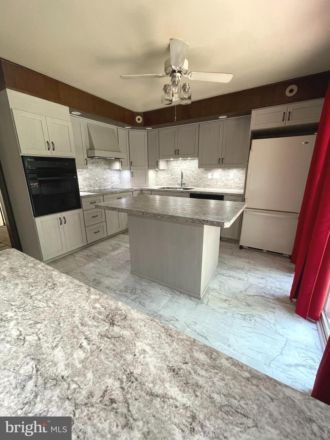 305 NORTHWOOD DRIVE