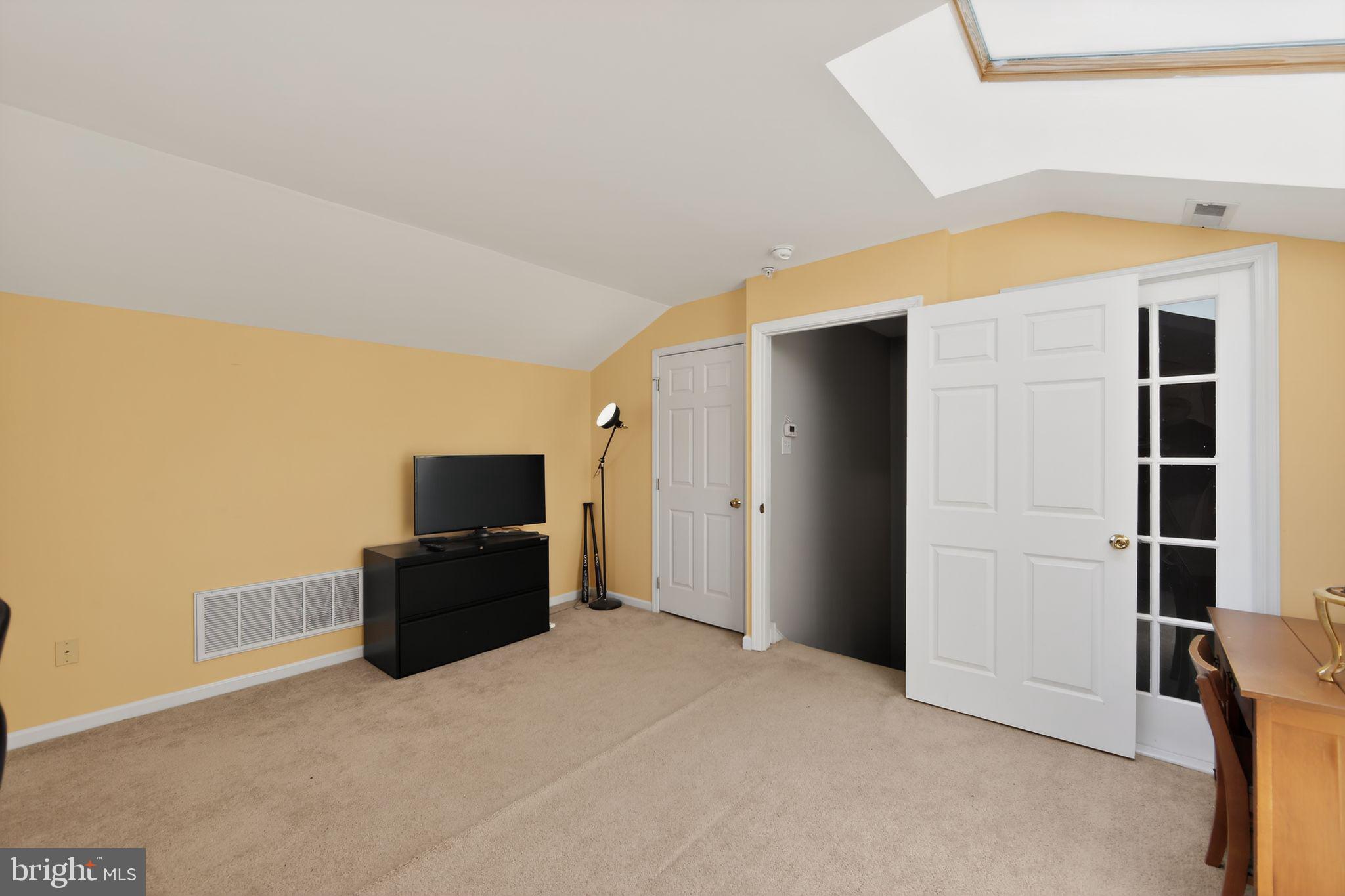 WHITELAND WOODS - Residential