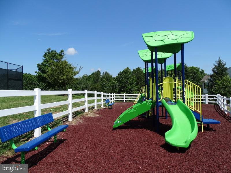 WHITELAND WOODS - Residential