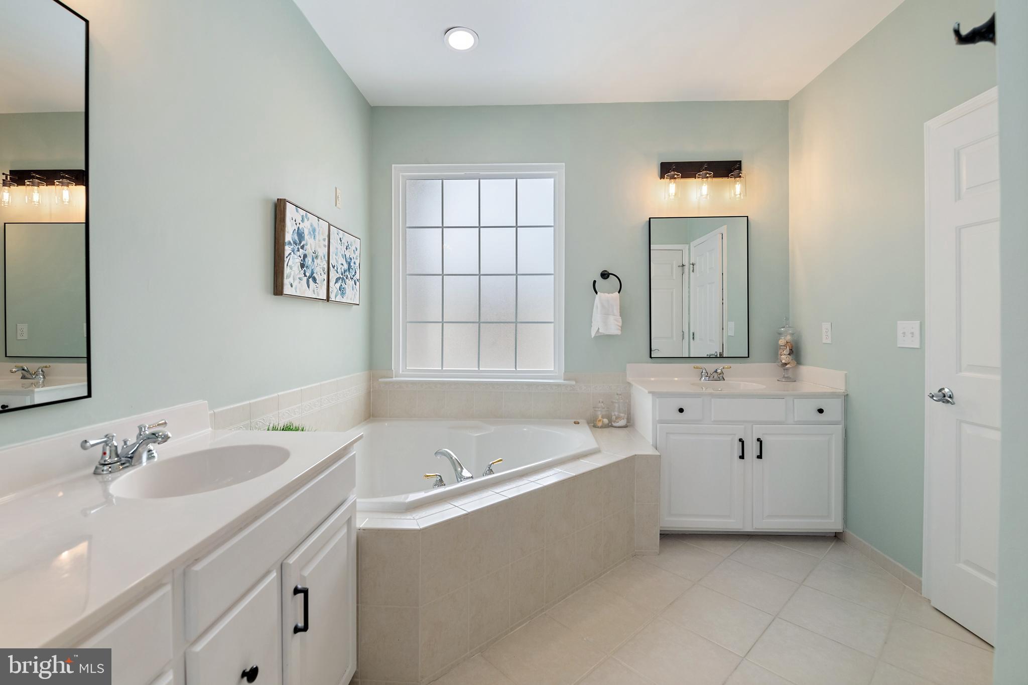 SOUTH RIVER - Residential