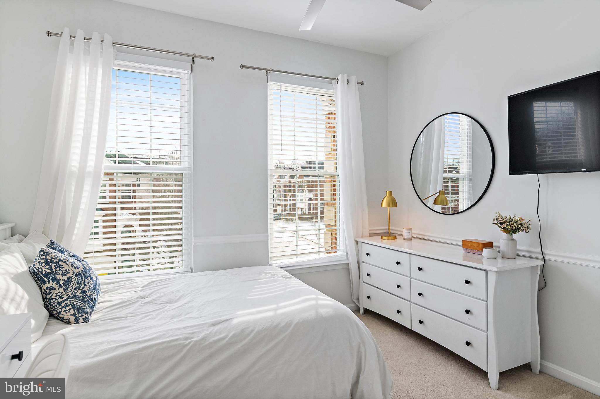 SOUTH RIVER - Residential