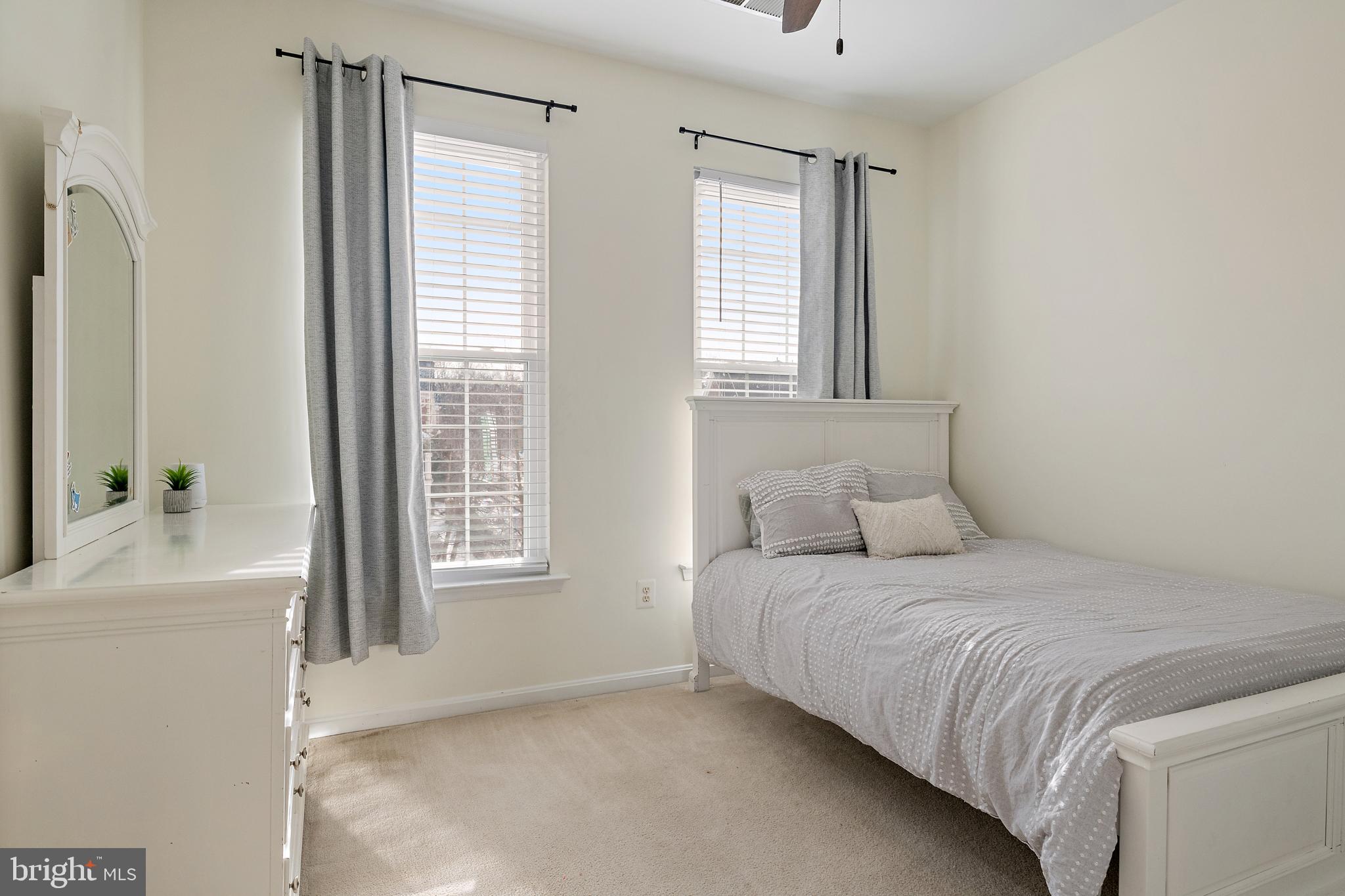 SOUTH RIVER - Residential