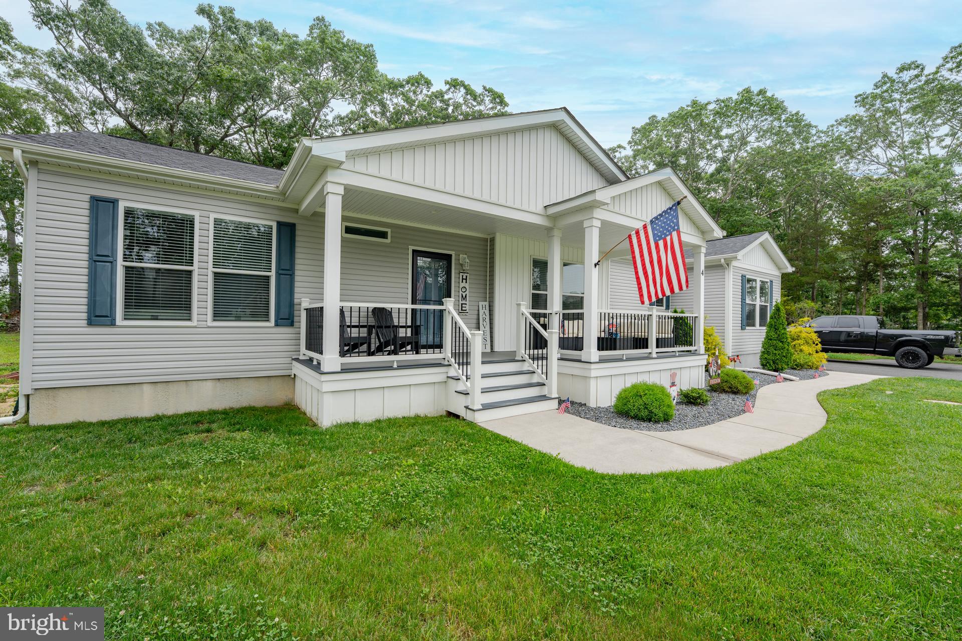 4 GIBSON LANE