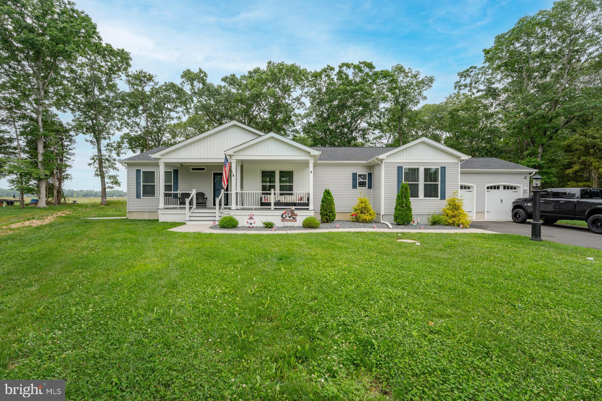 4 GIBSON LANE