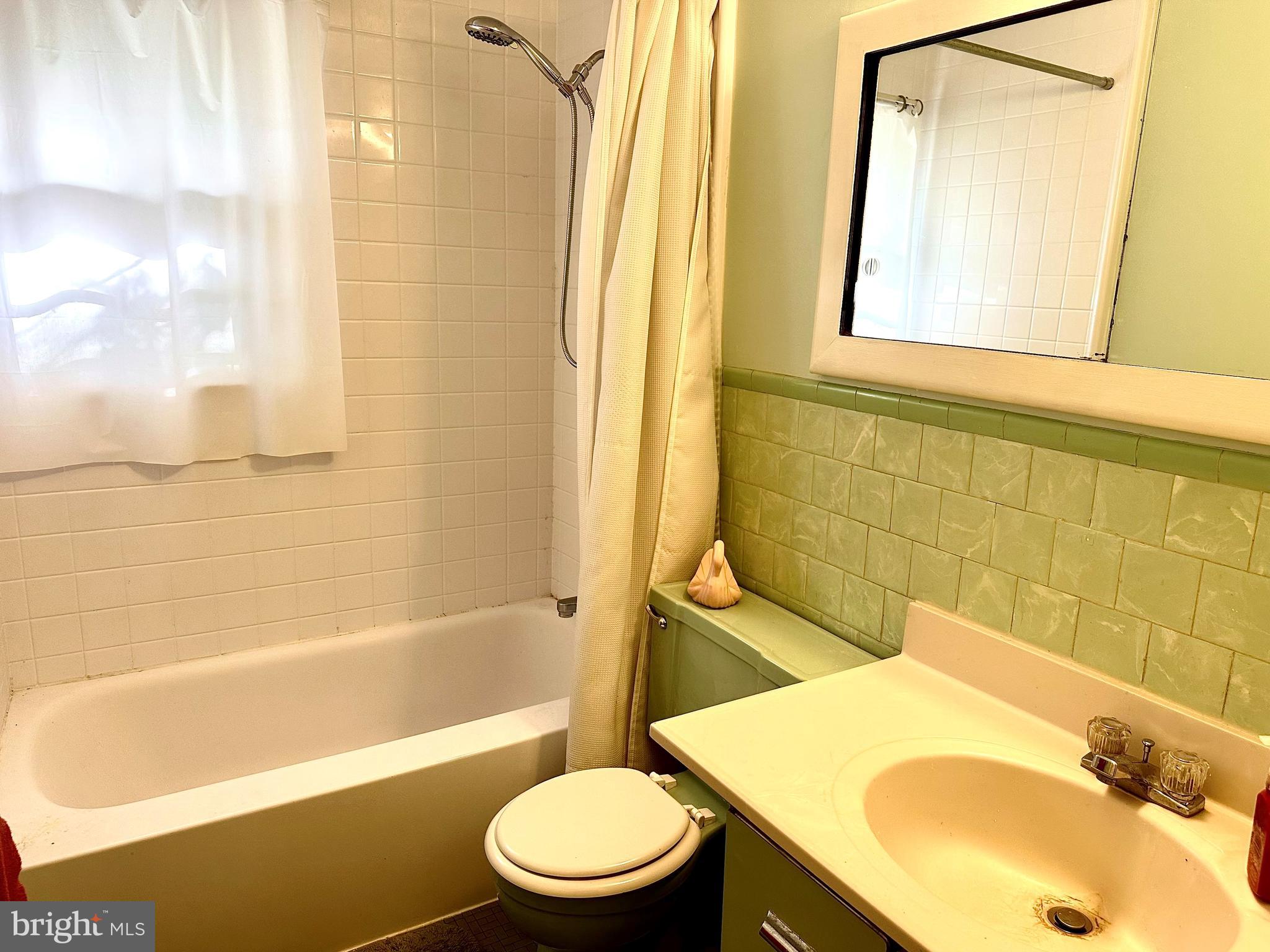 ORCHARD HILLS - Residential