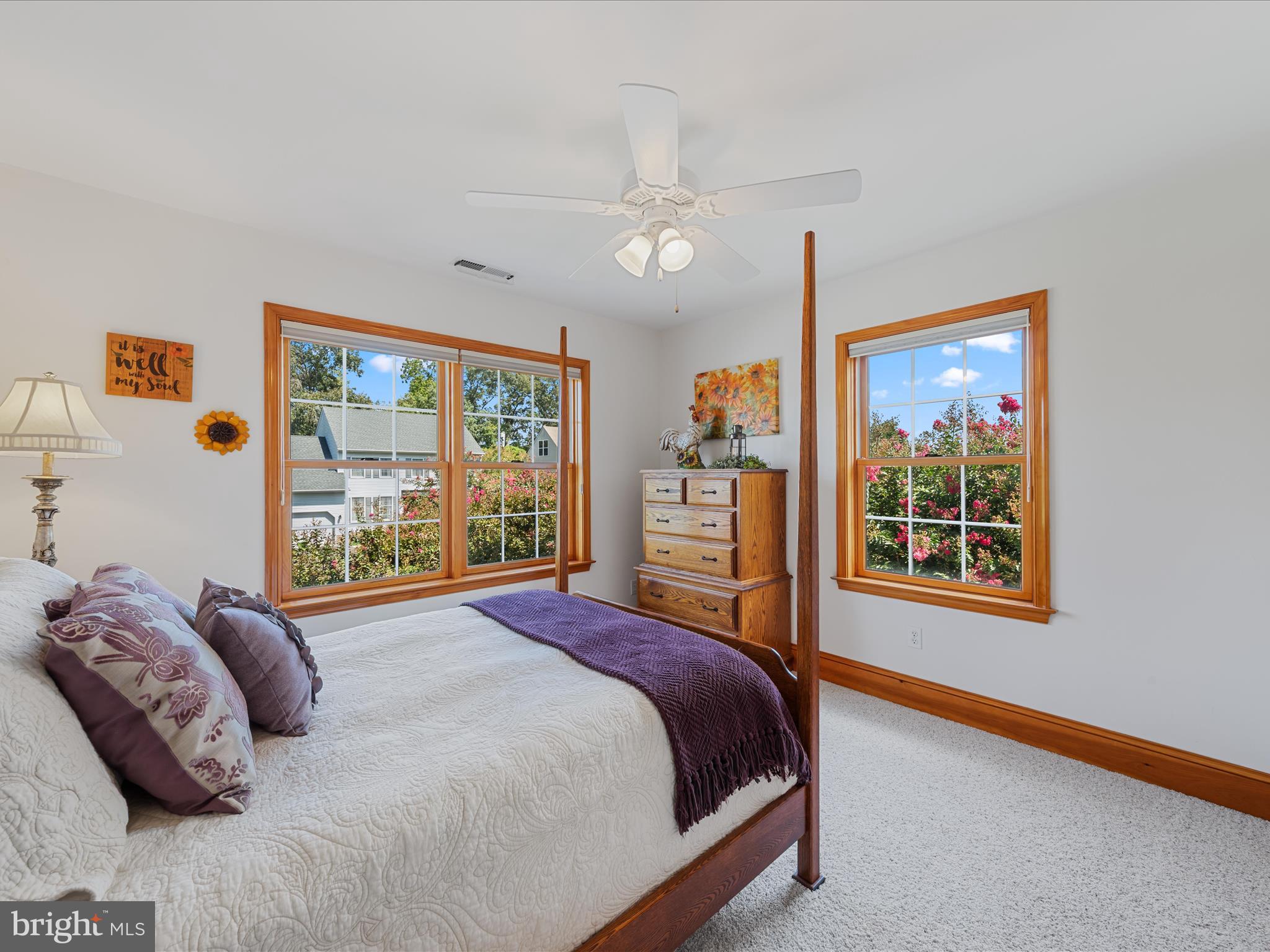 GRANBYS COVE - Residential