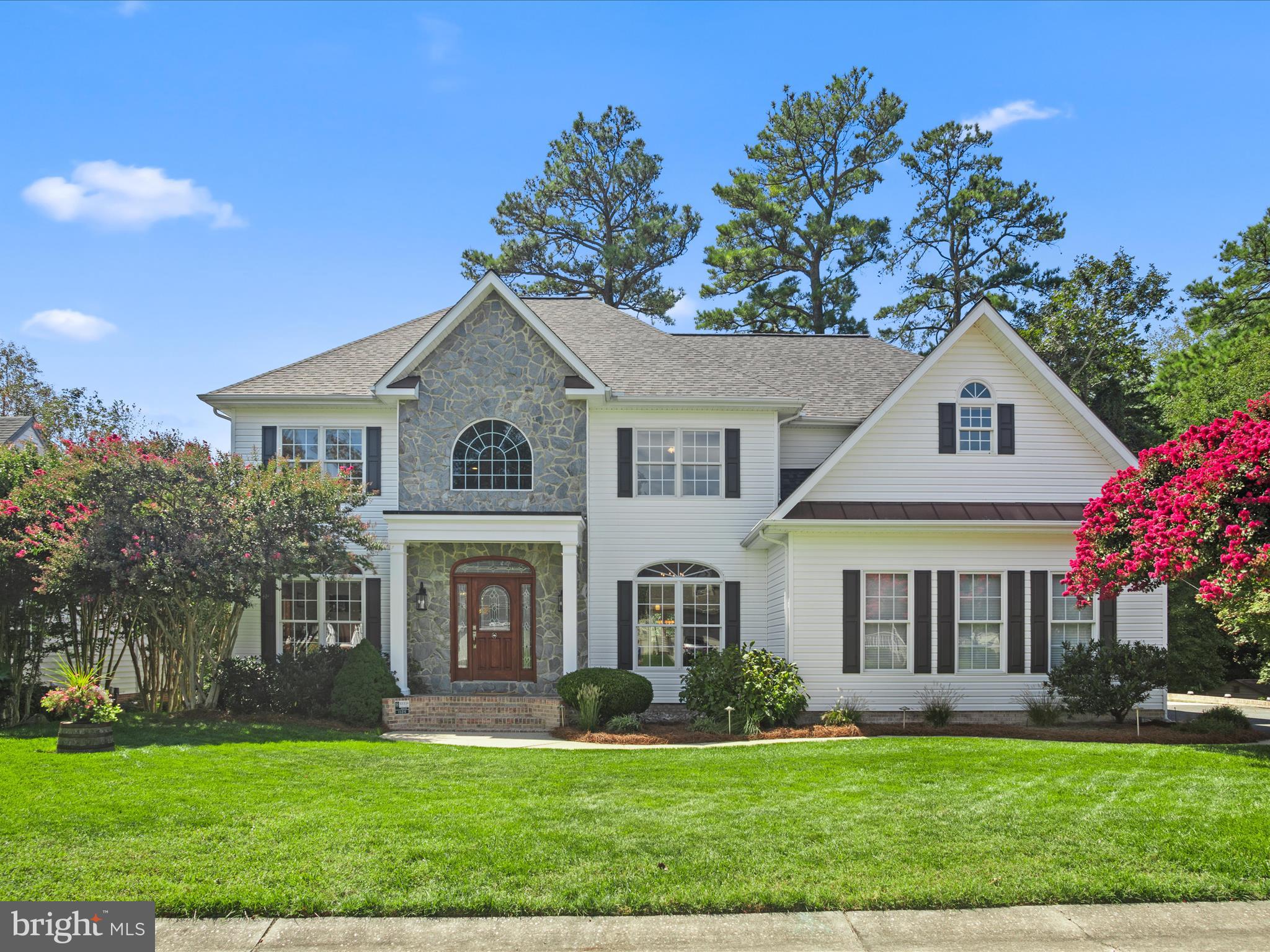 GRANBYS COVE - Residential