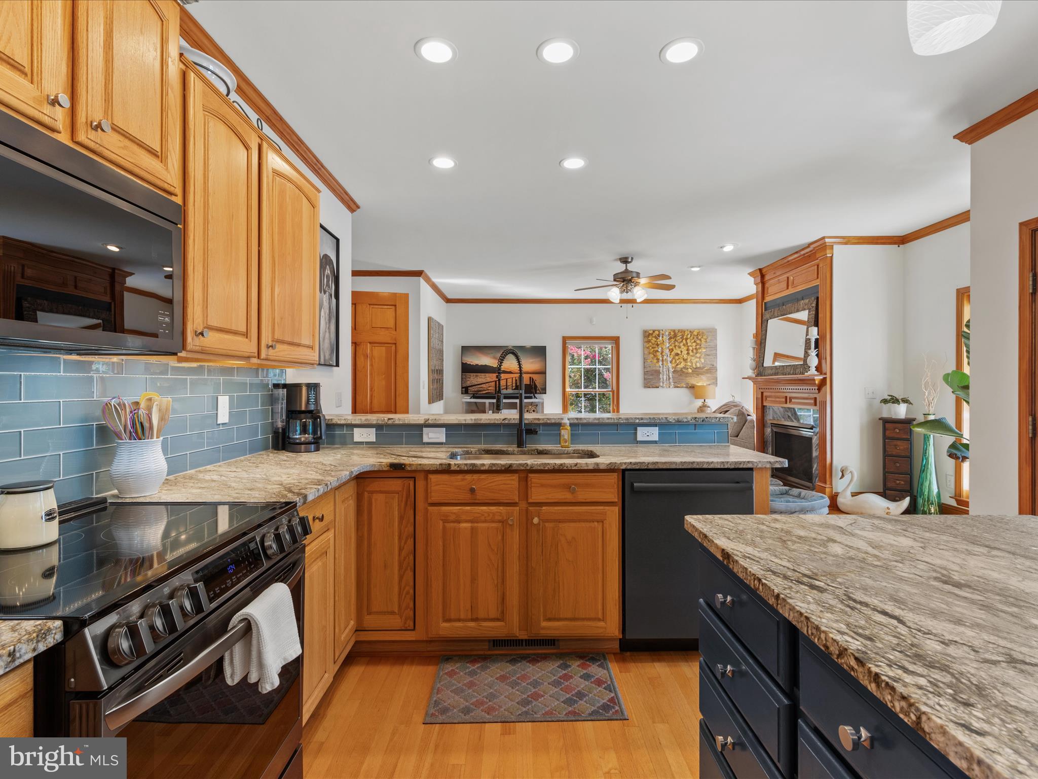 GRANBYS COVE - Residential