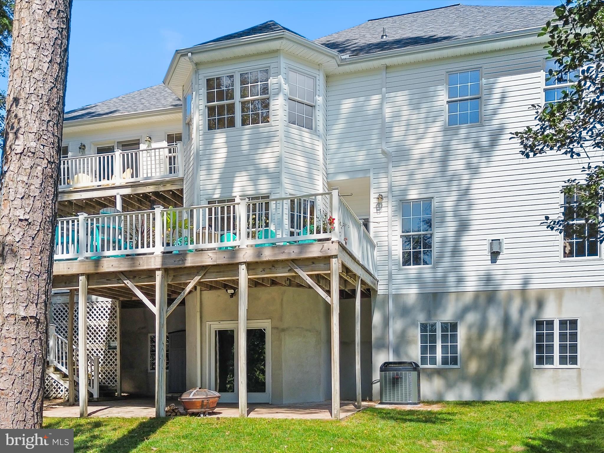 GRANBYS COVE - Residential