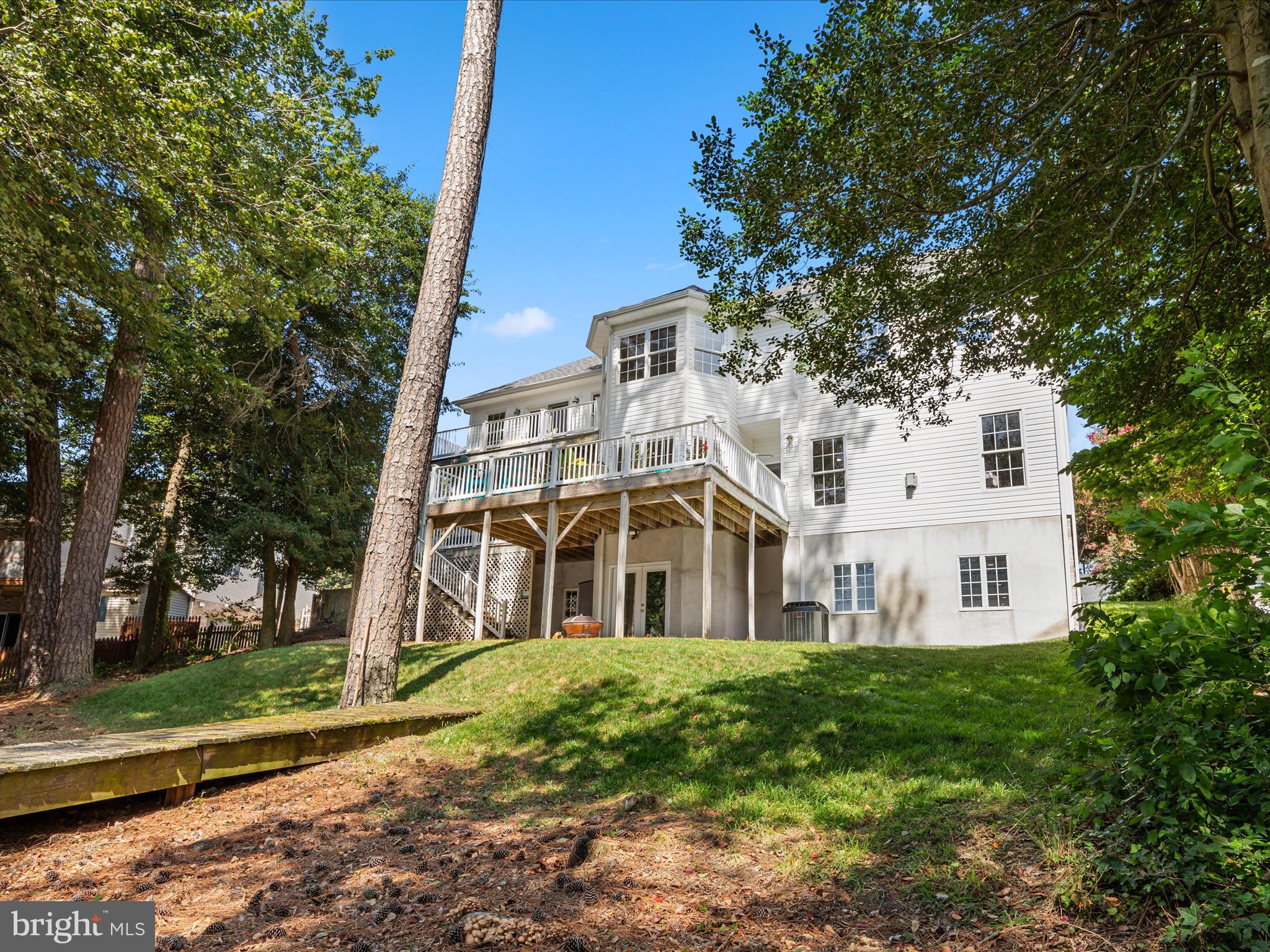 GRANBYS COVE - Residential