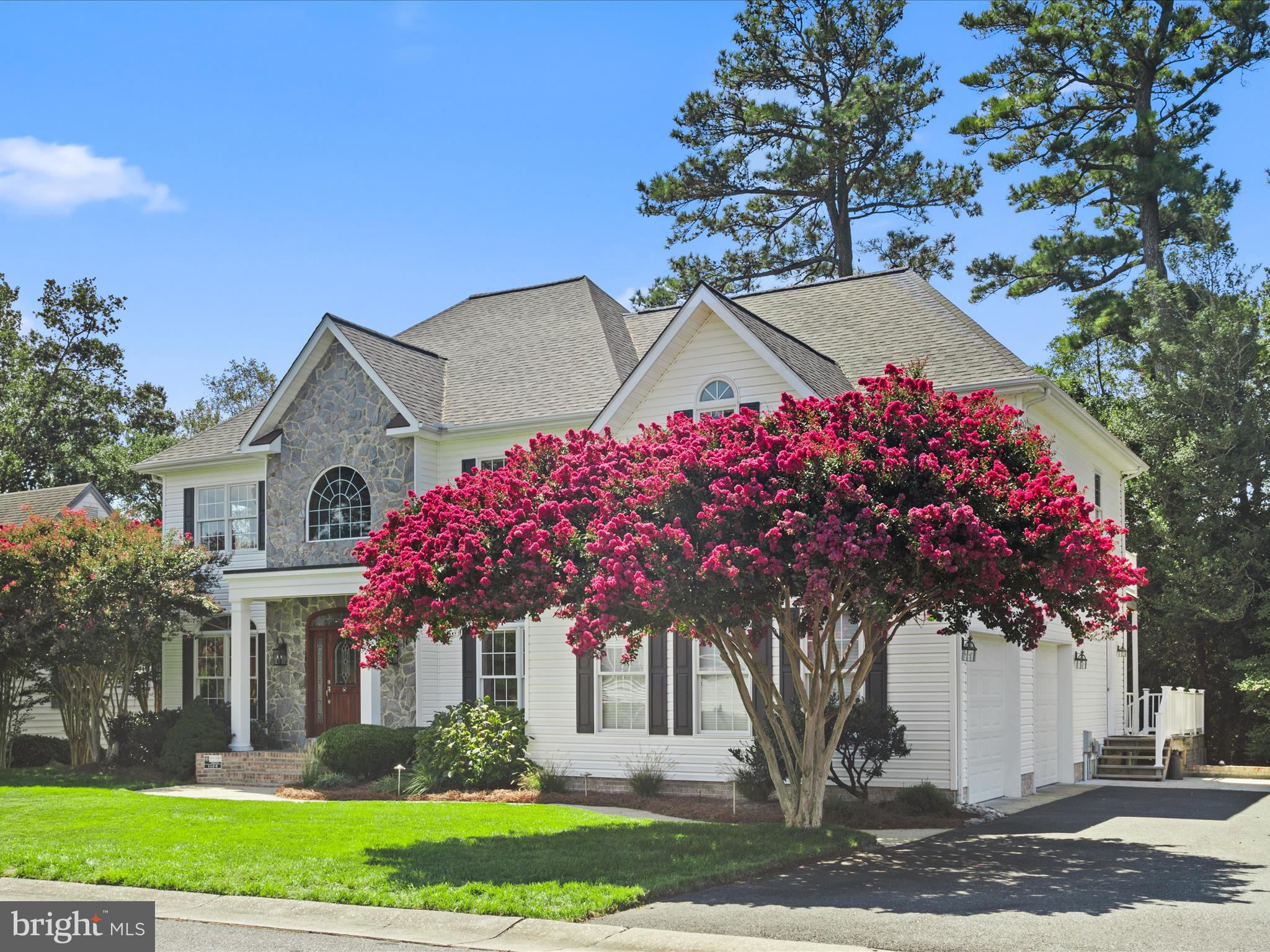 GRANBYS COVE - Residential