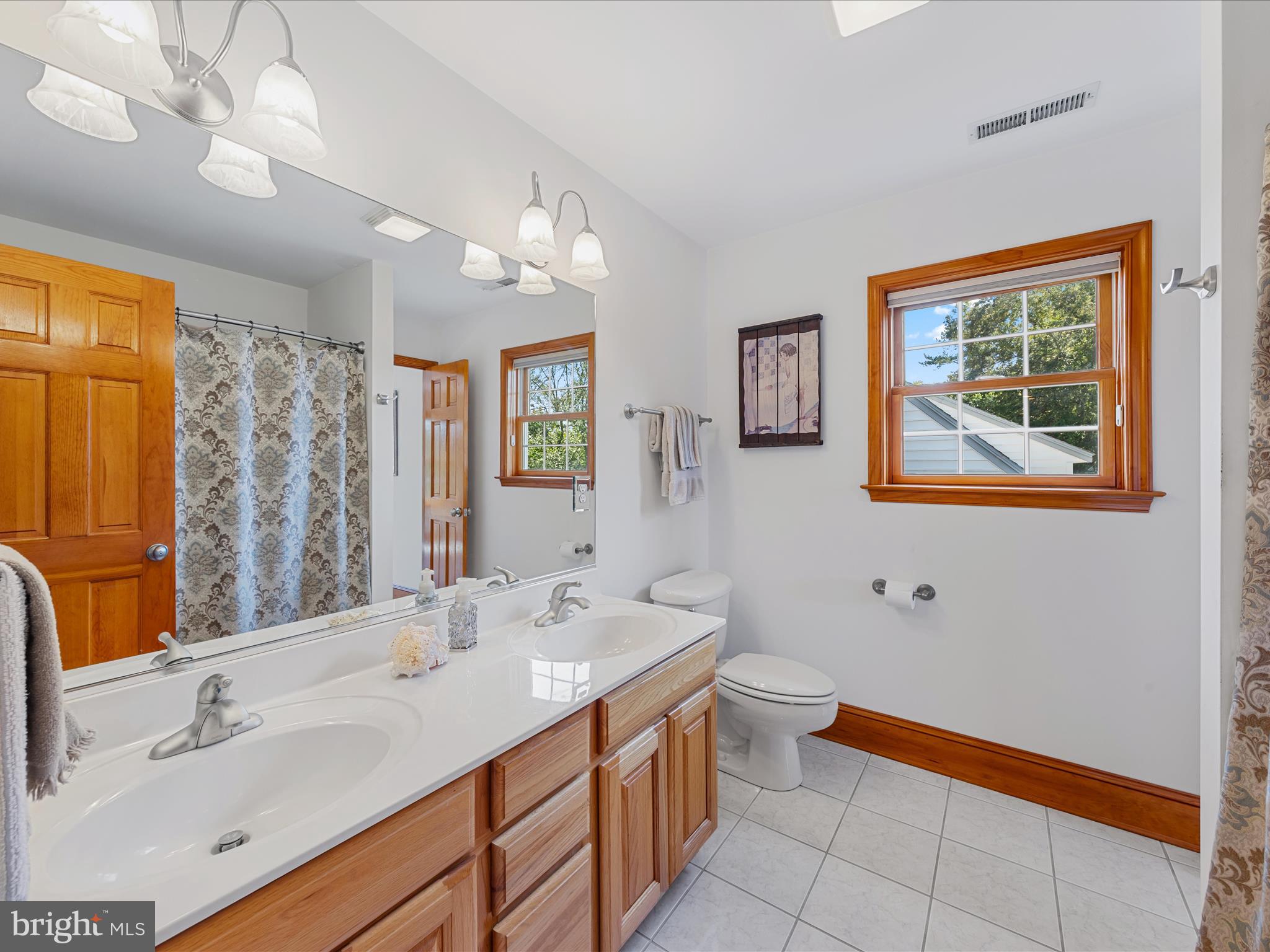 GRANBYS COVE - Residential