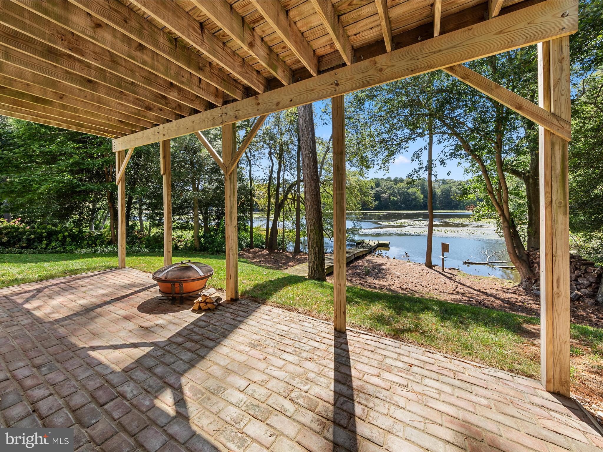 GRANBYS COVE - Residential