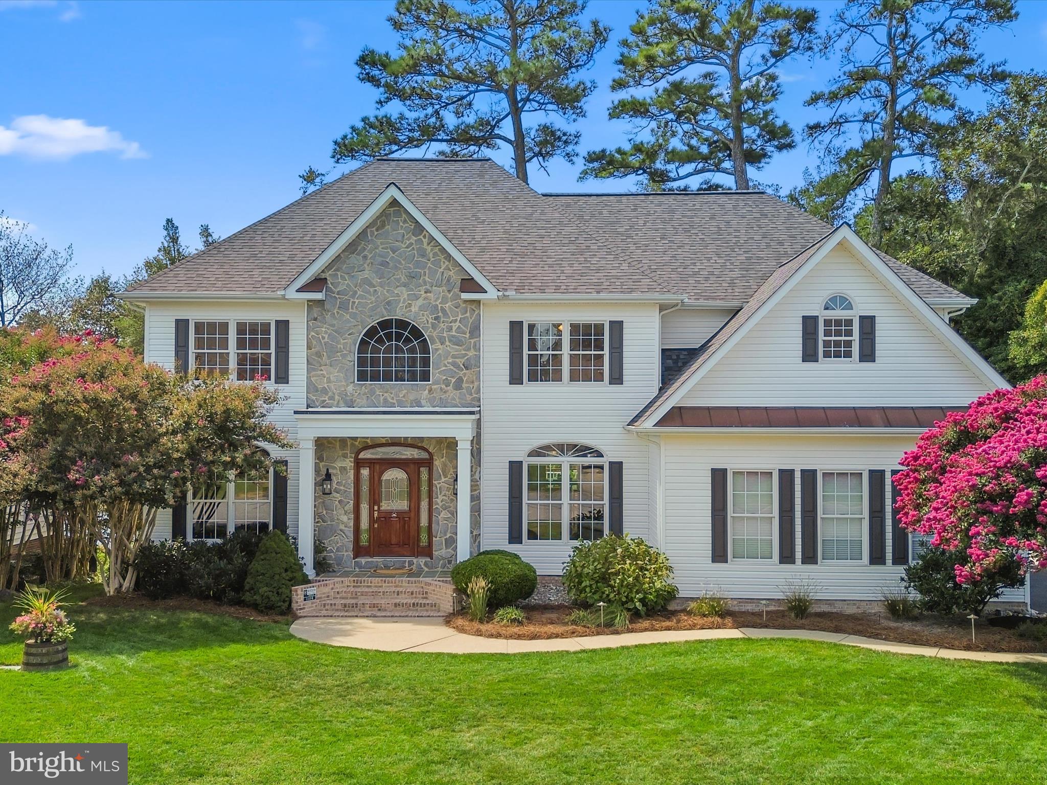 GRANBYS COVE - Residential