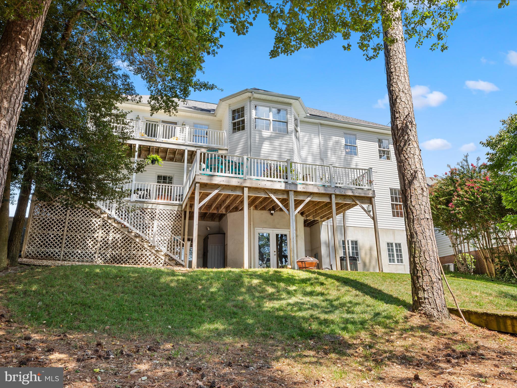 GRANBYS COVE - Residential