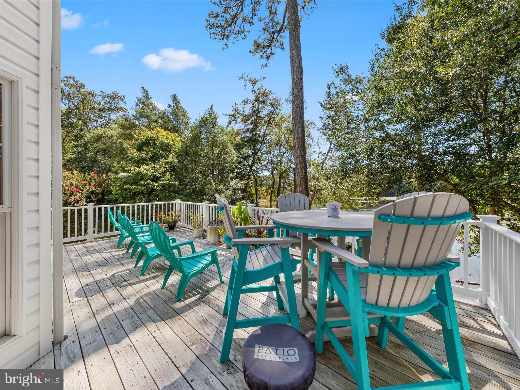 GRANBYS COVE - Residential