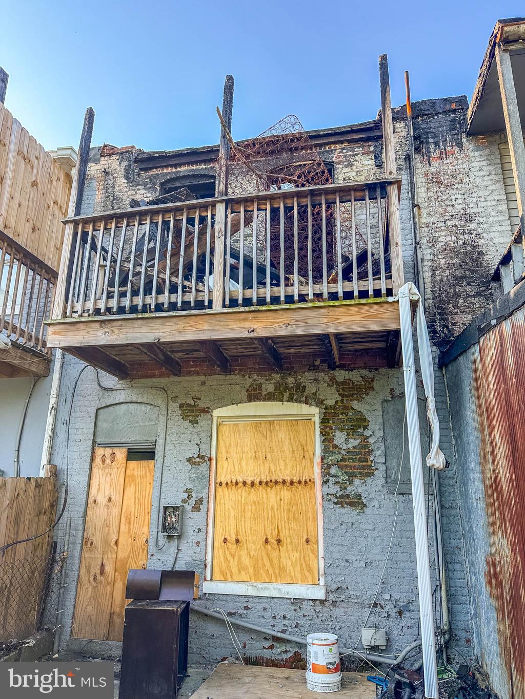 BROADWAY EAST - Residential
