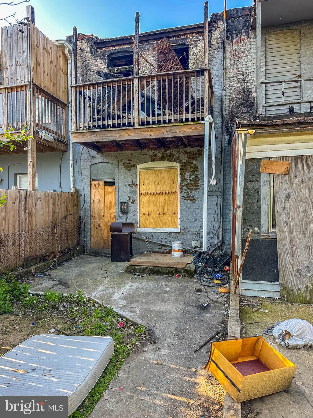 BROADWAY EAST - Residential