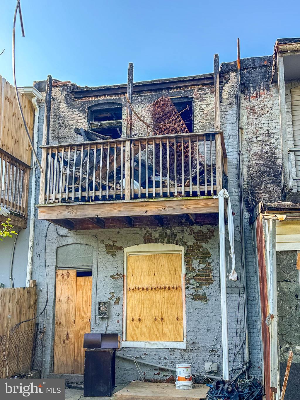 BROADWAY EAST - Residential