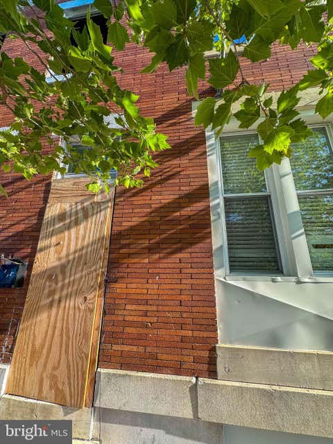 Townhouse For Sale - 2416 Oliver Street<br/> BALTIMORE, MD 21213