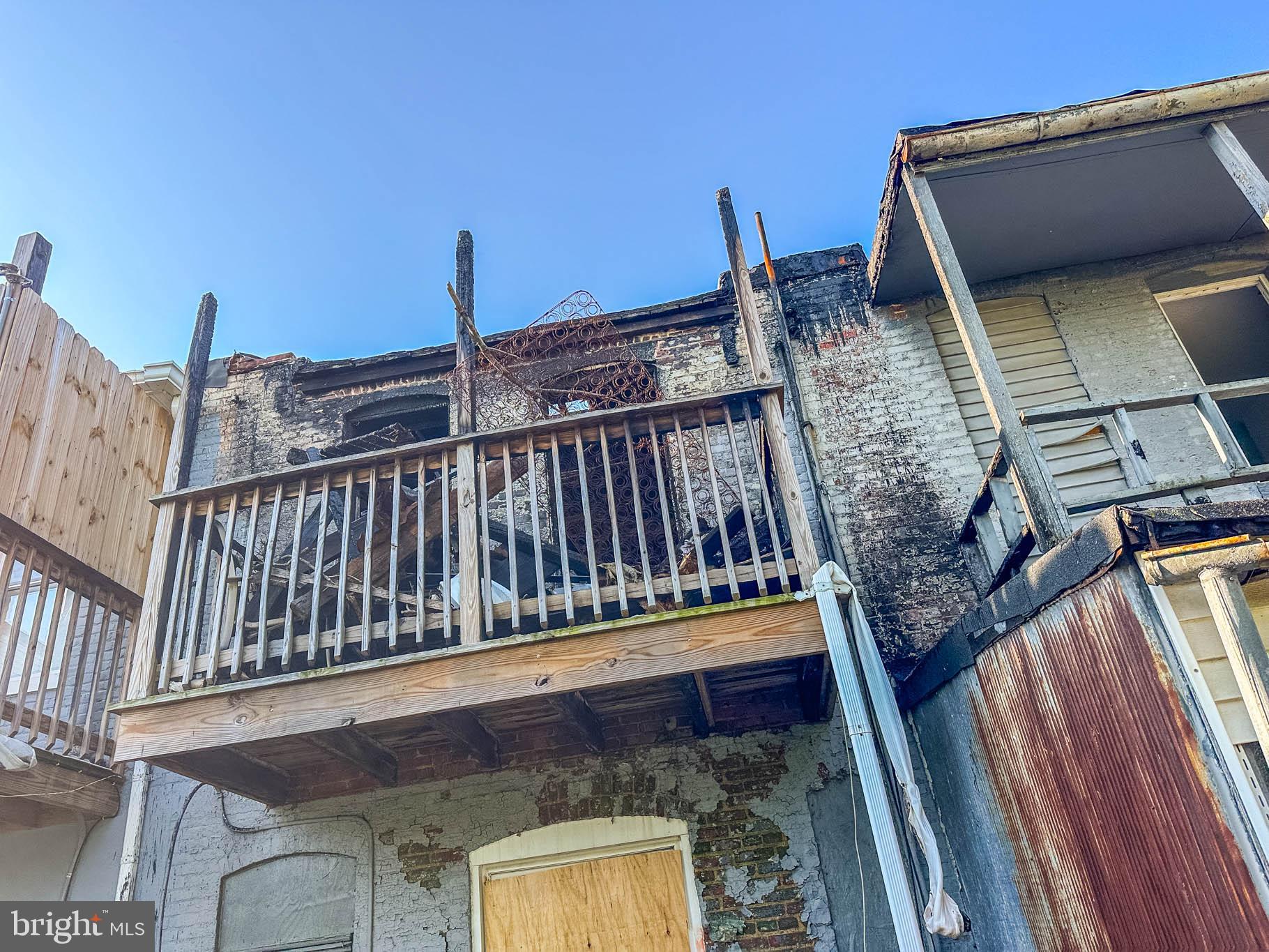 BROADWAY EAST - Residential