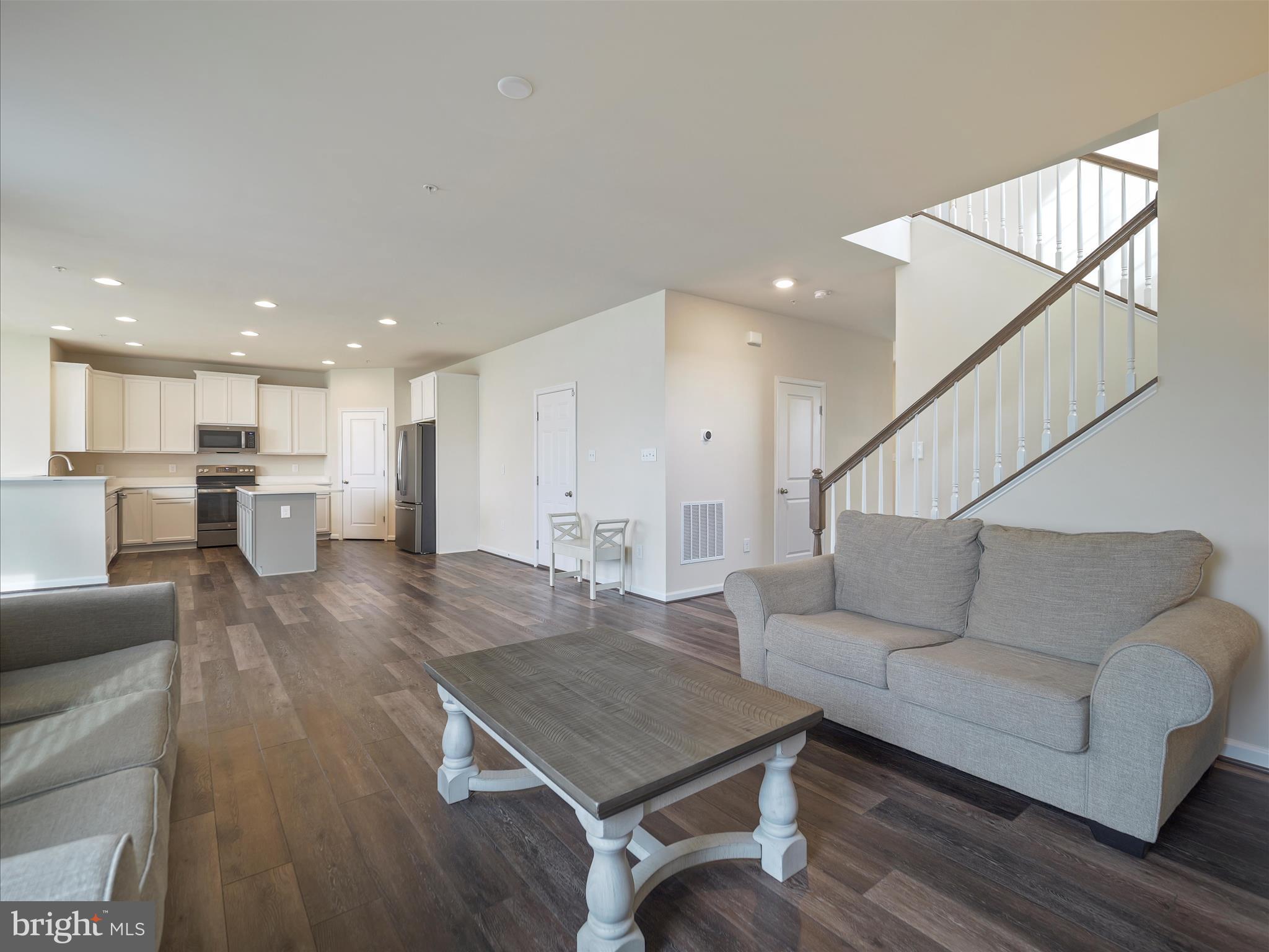 ELMWOOD FARM - Residential