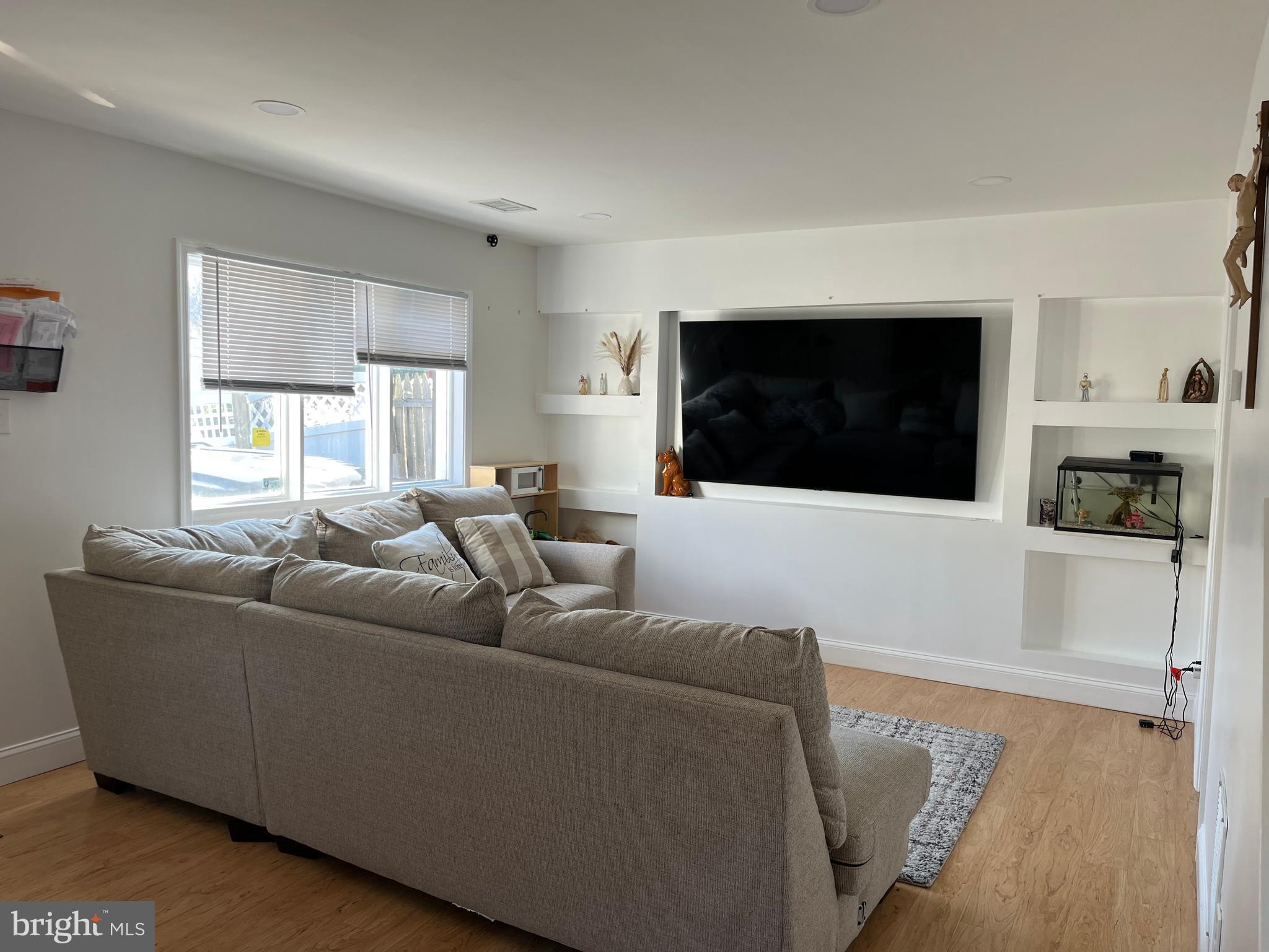 KENT VILLAGE - Residential