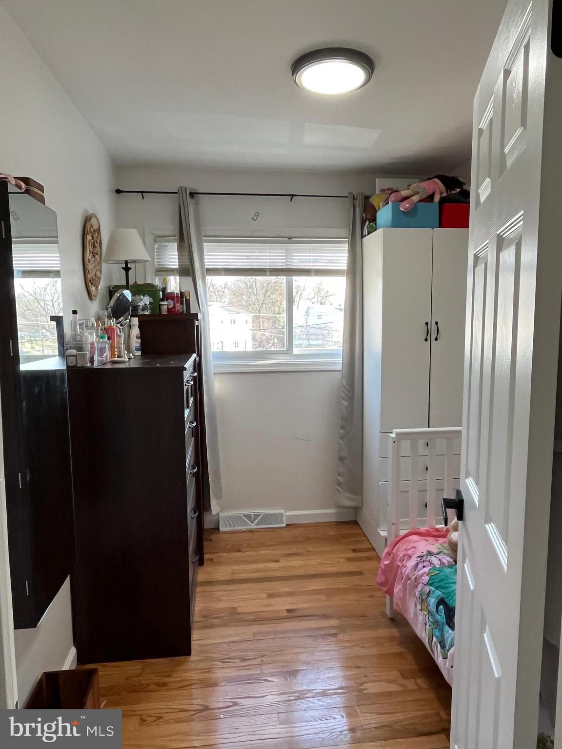 KENT VILLAGE - Residential