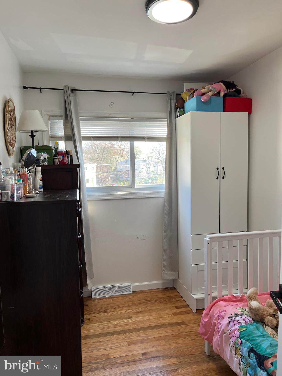 KENT VILLAGE - Residential