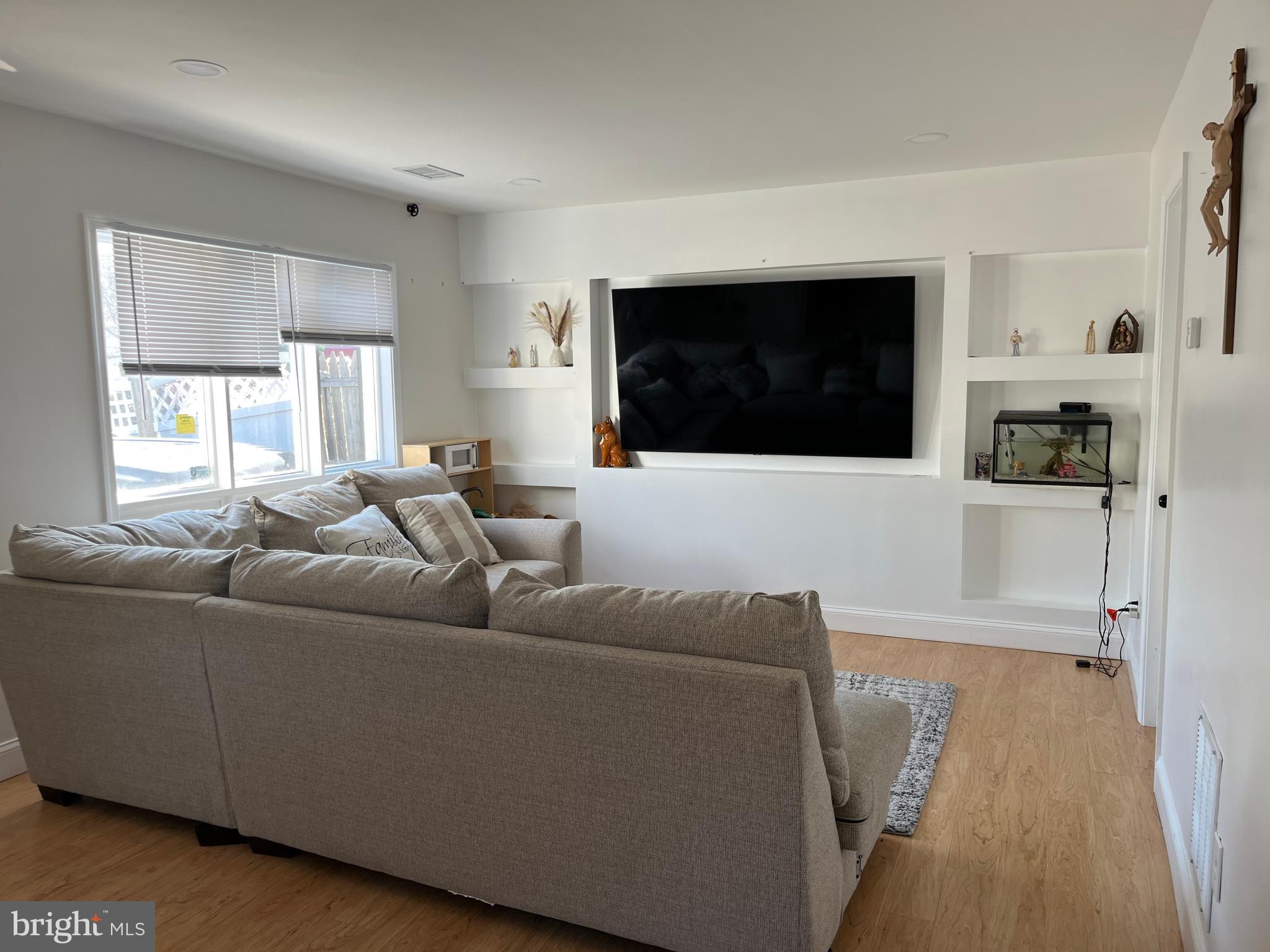 KENT VILLAGE - Residential