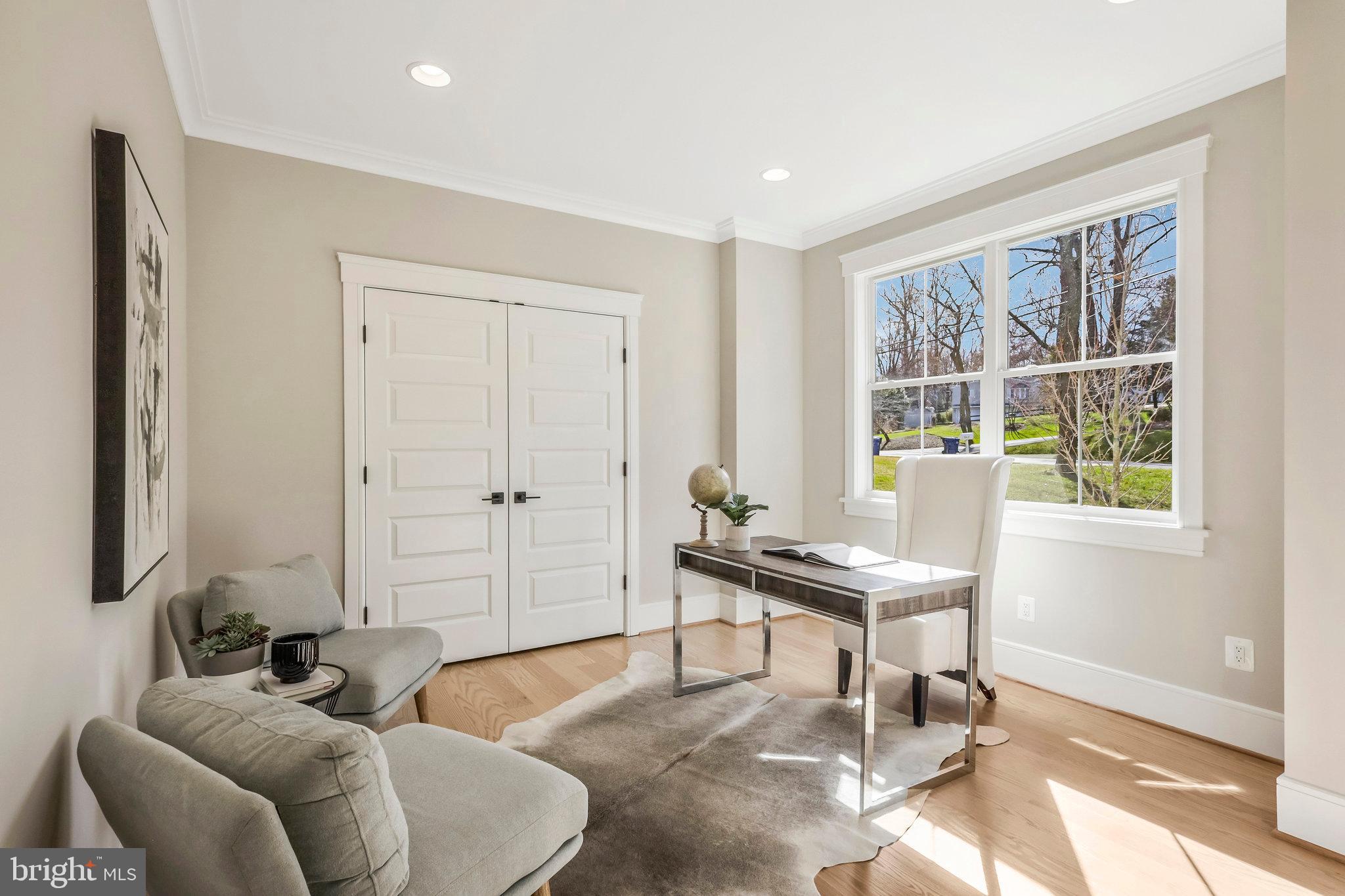 WESTHAMPTON - Residential