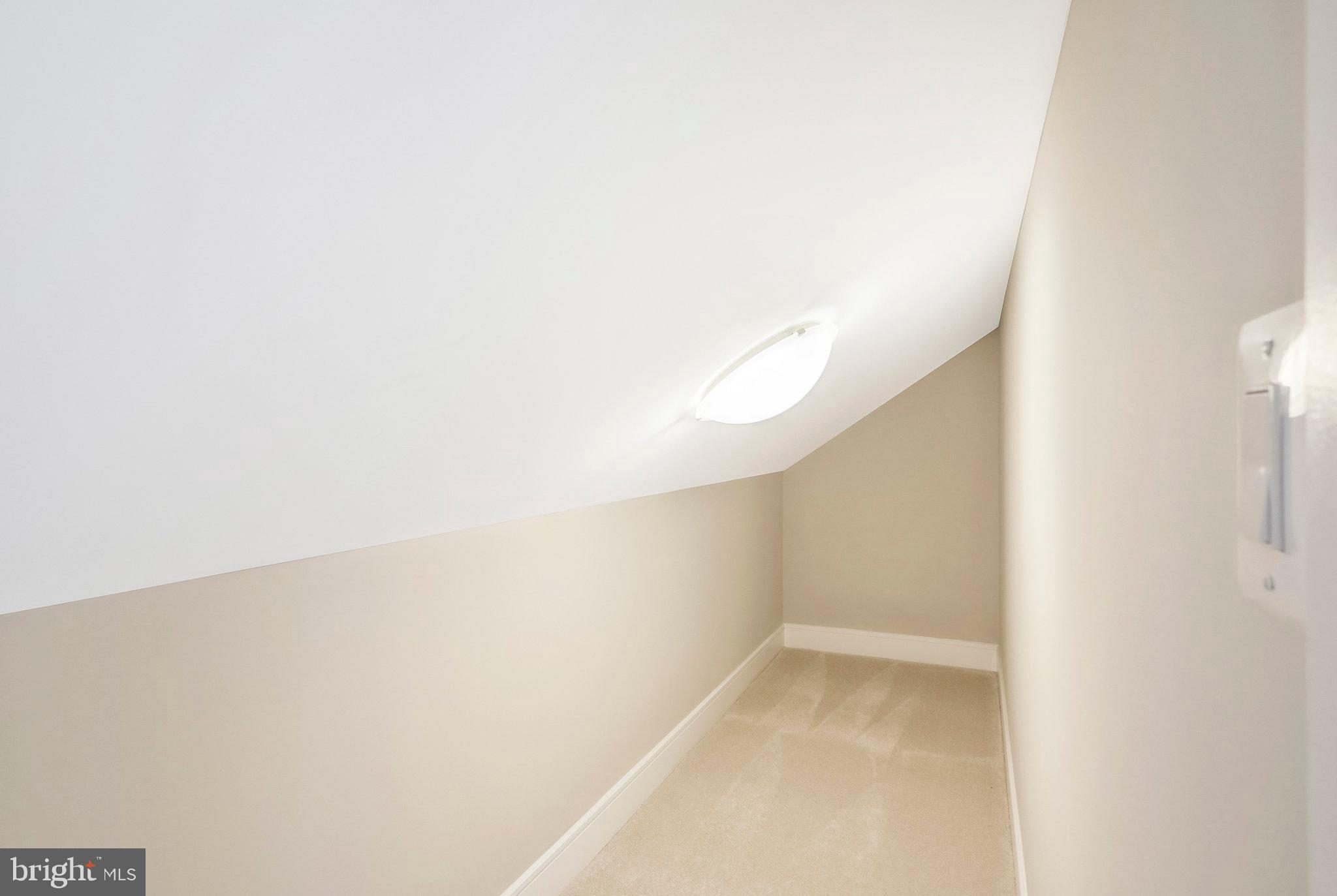 WESTHAMPTON - Residential