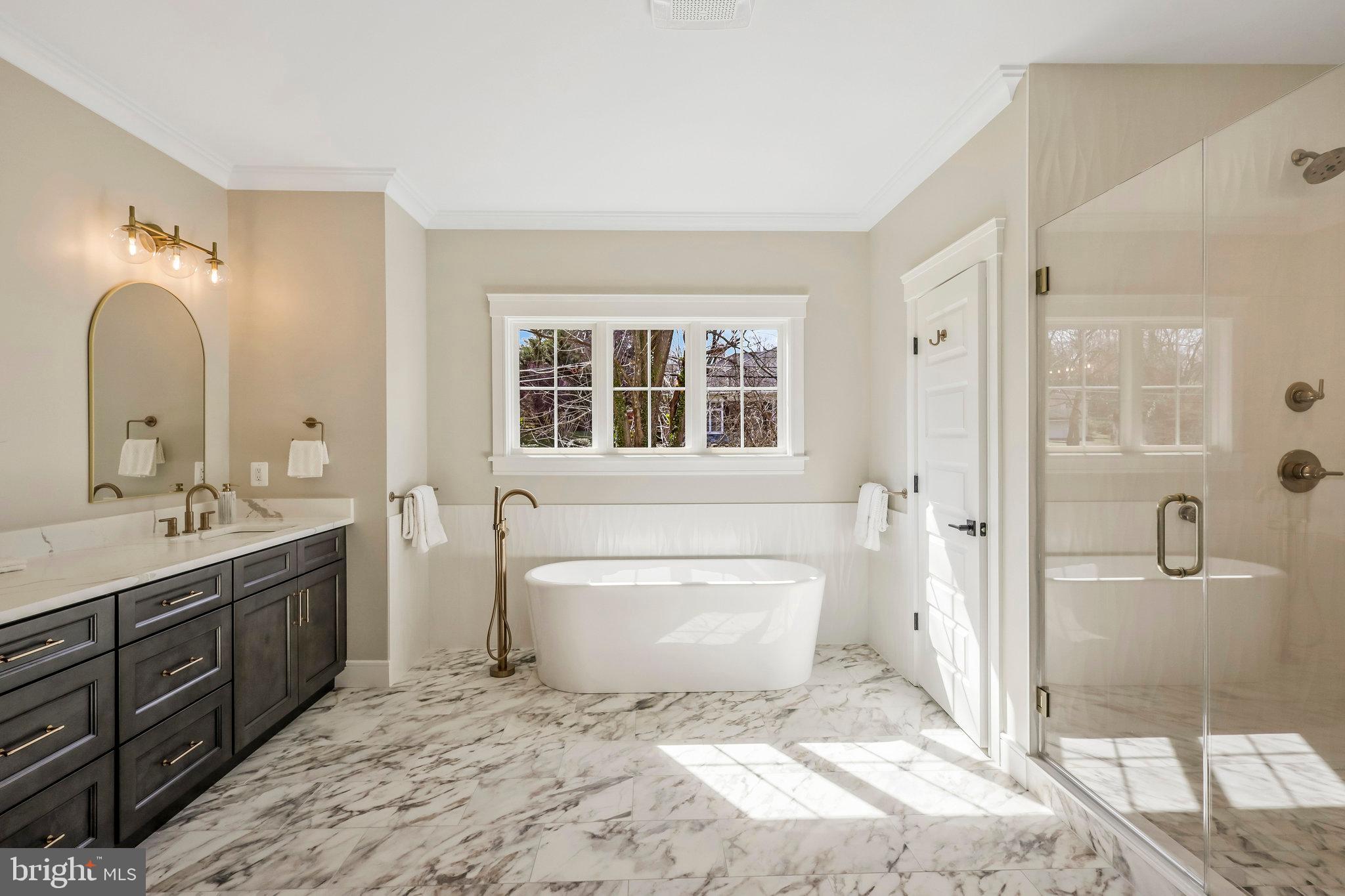 WESTHAMPTON - Residential