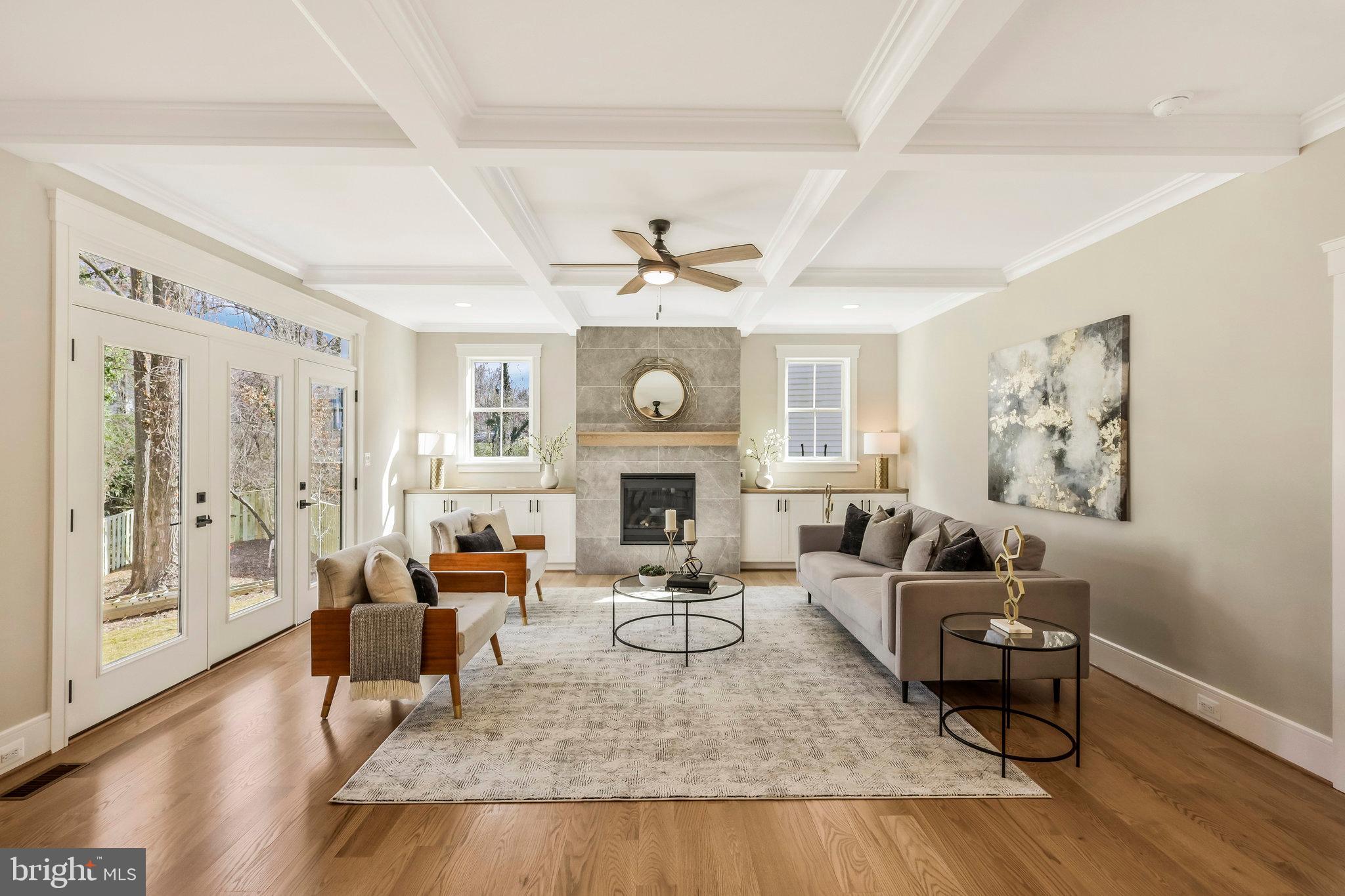 WESTHAMPTON - Residential