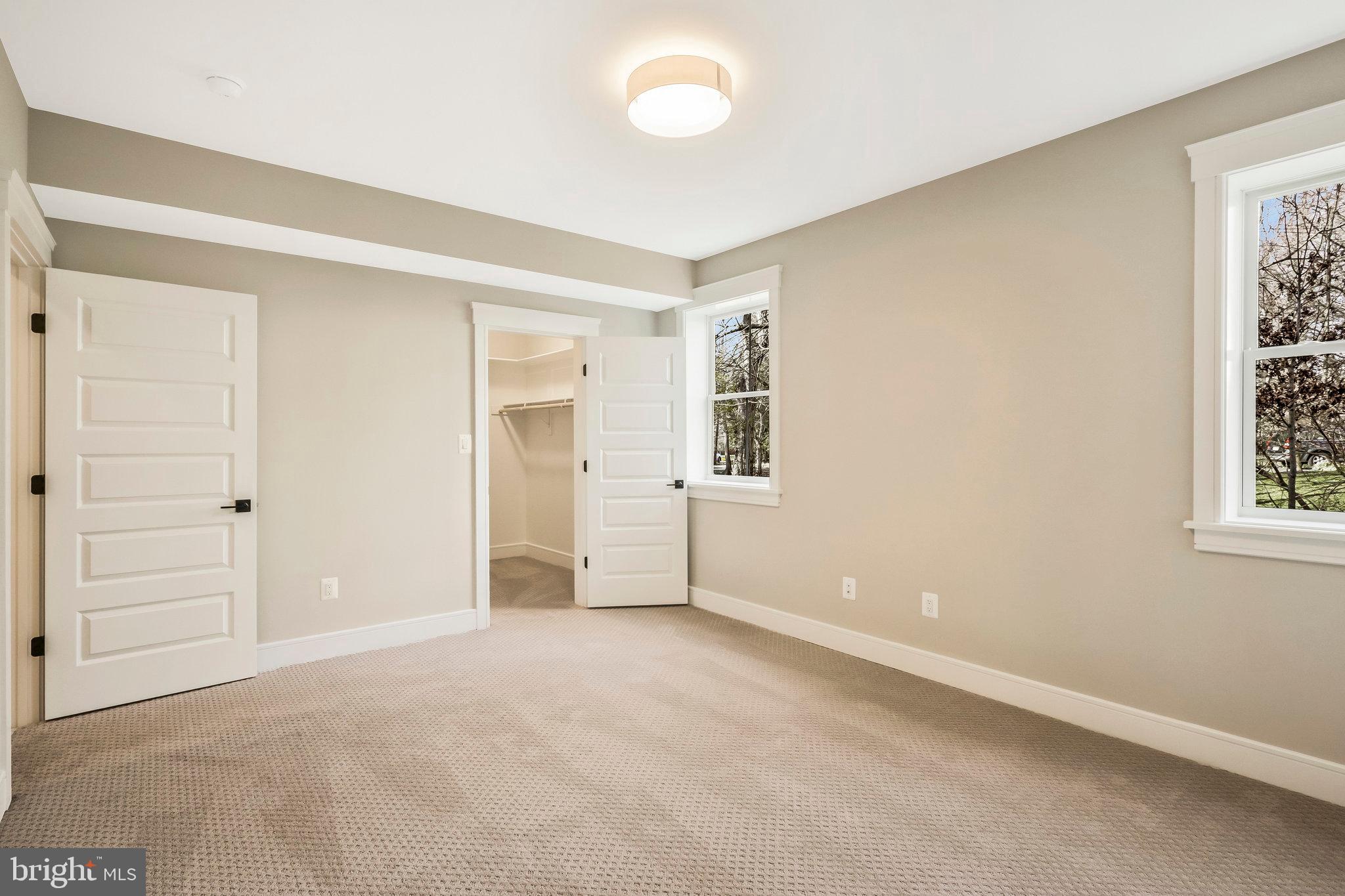 WESTHAMPTON - Residential