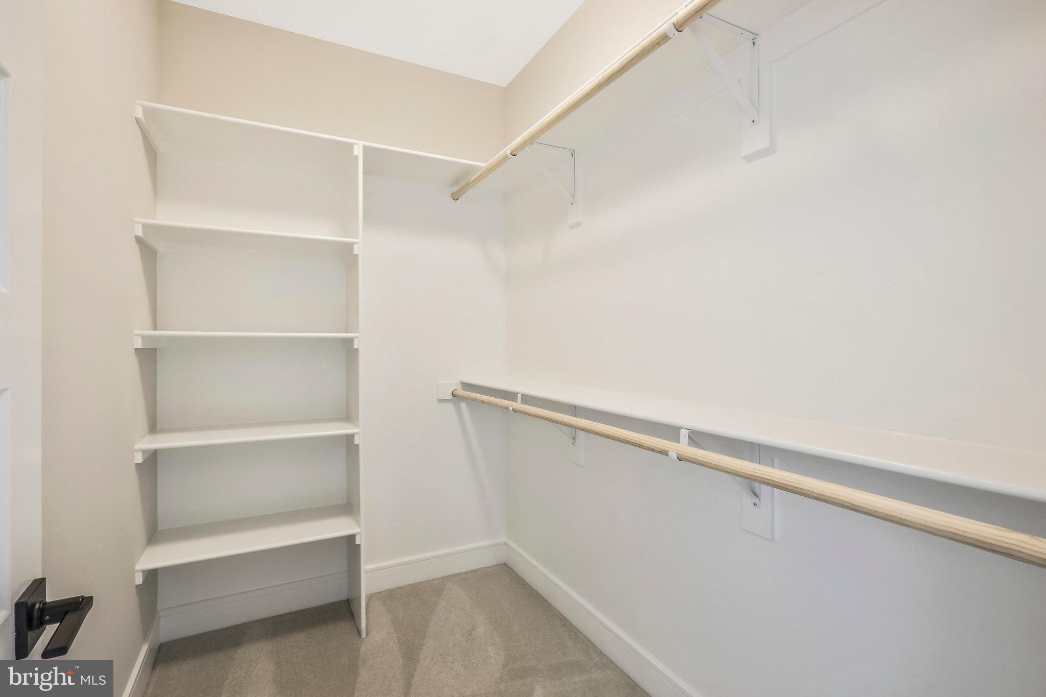 WESTHAMPTON - Residential