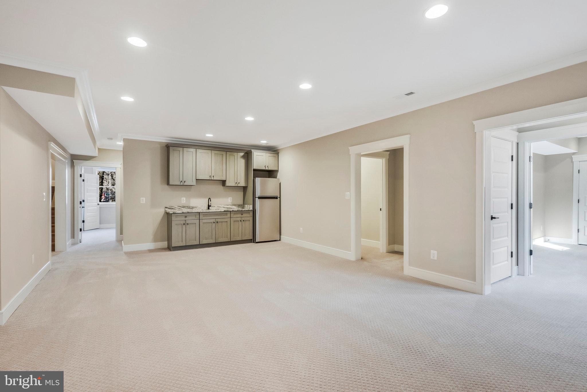 WESTHAMPTON - Residential