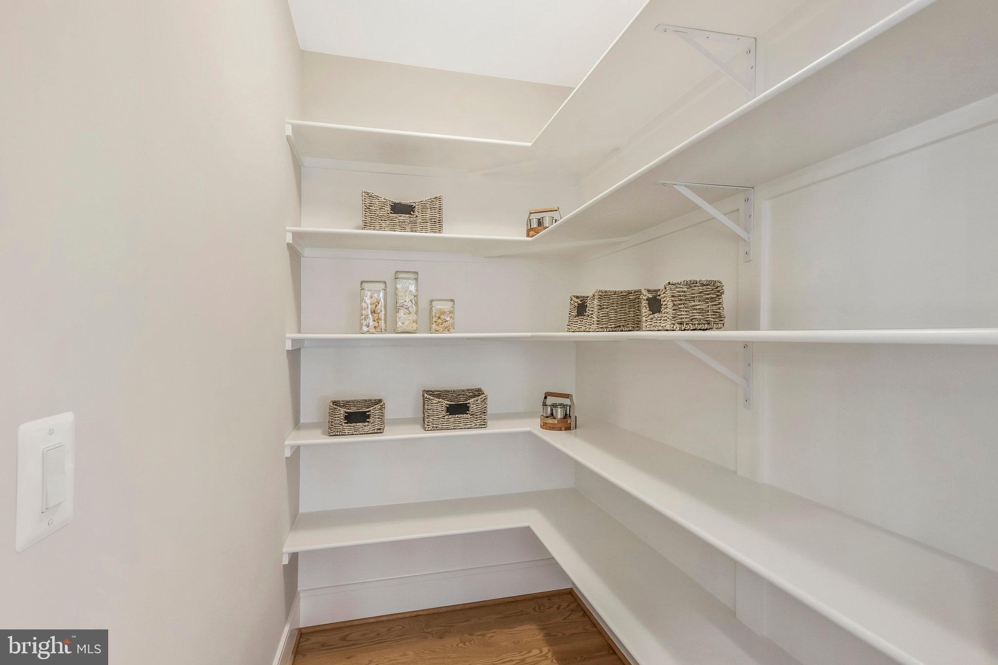 WESTHAMPTON - Residential