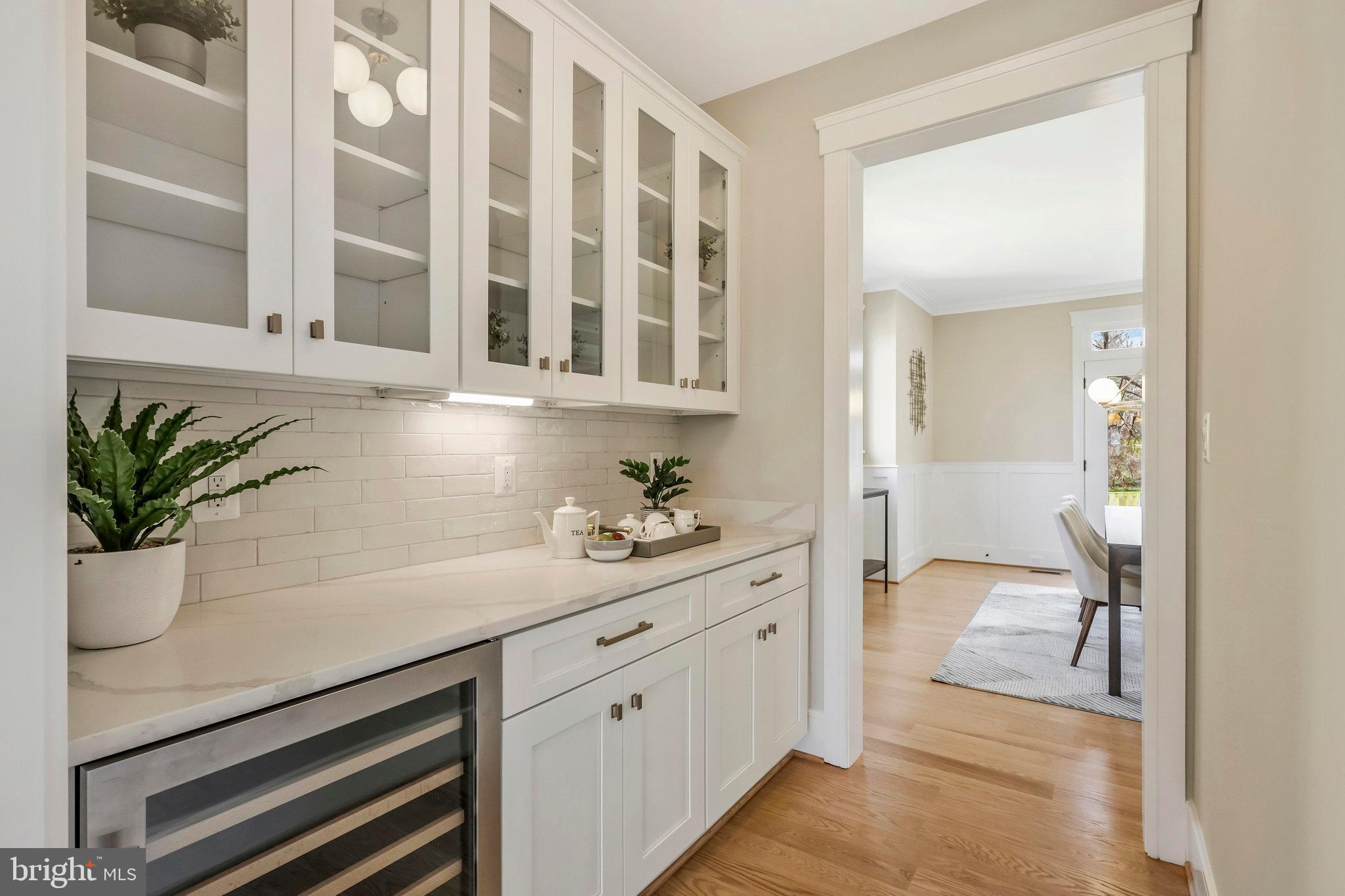 WESTHAMPTON - Residential