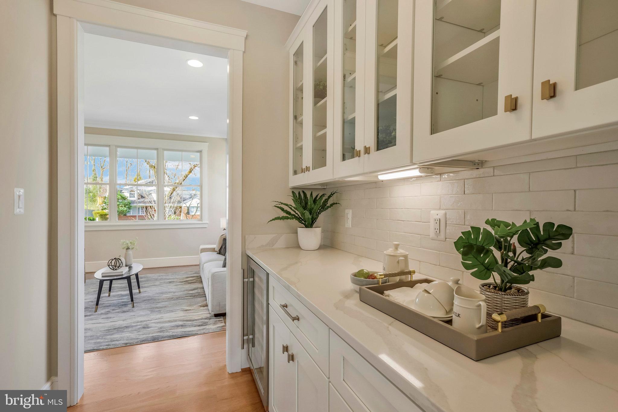 WESTHAMPTON - Residential