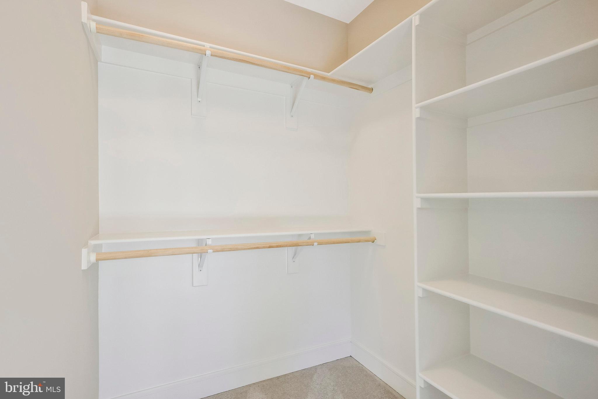 WESTHAMPTON - Residential