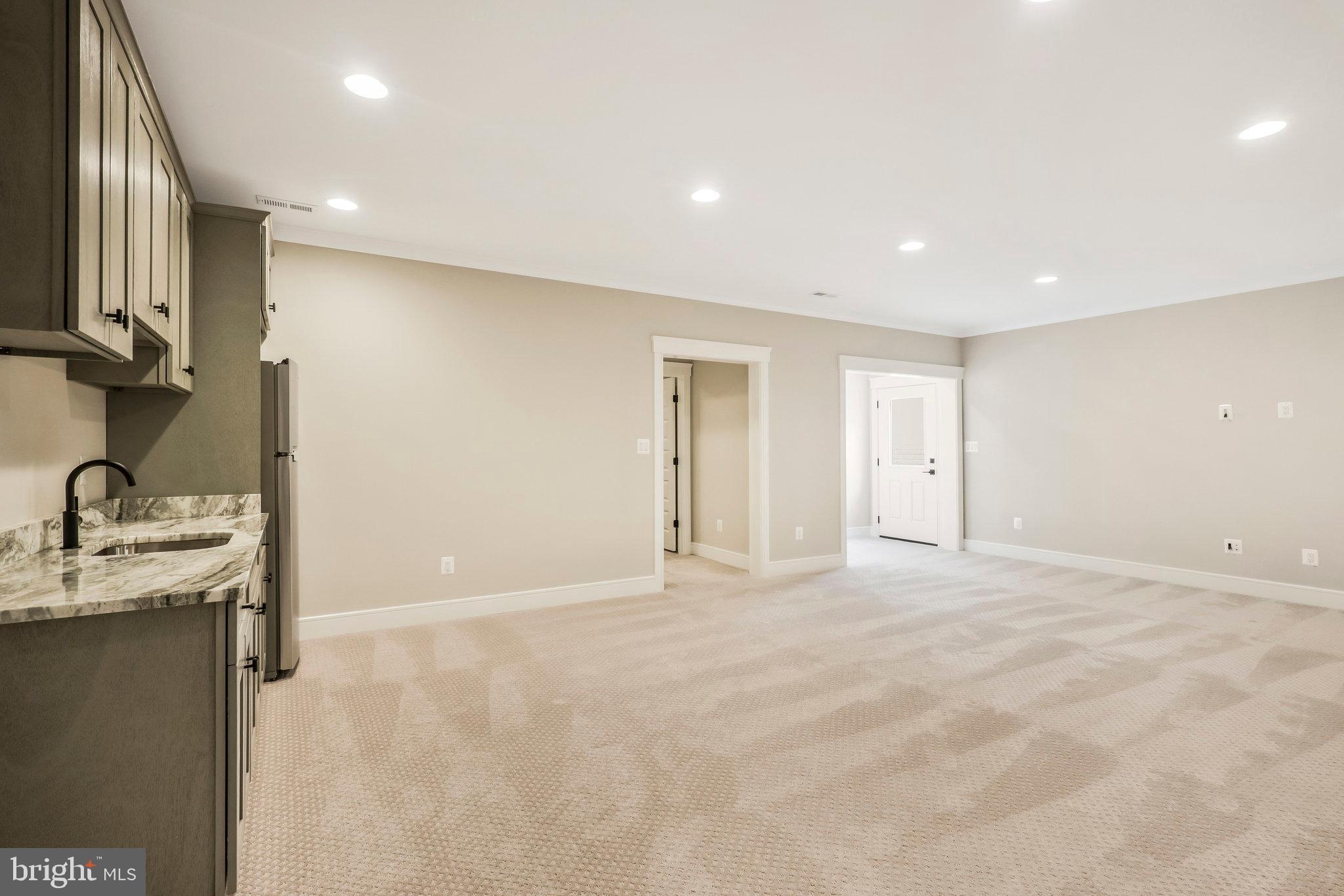 WESTHAMPTON - Residential